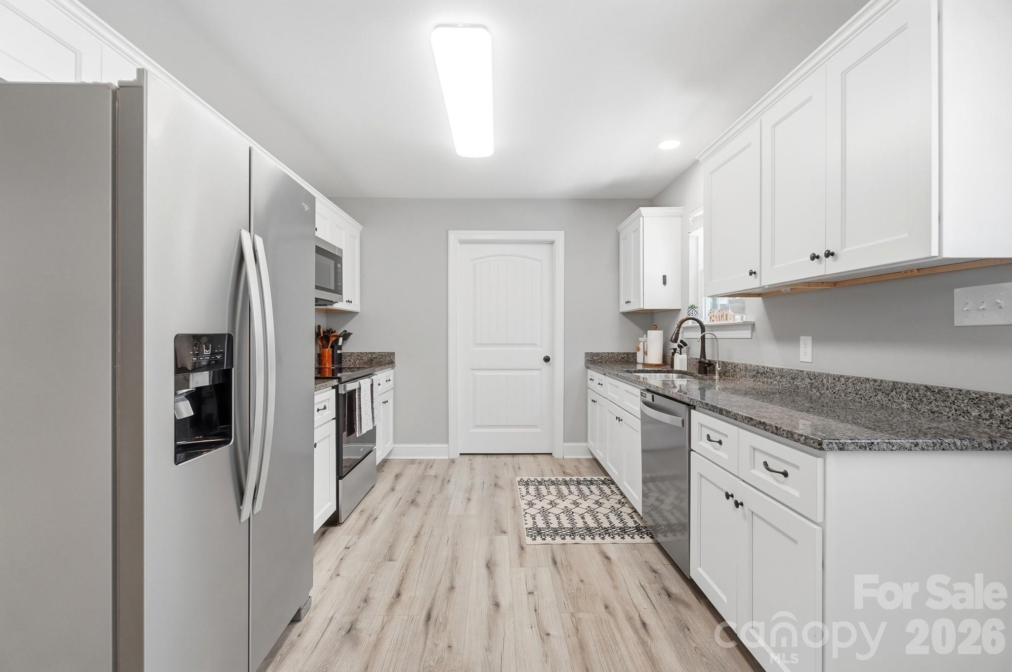 1217 Belmont Circle Drive — Lancaster