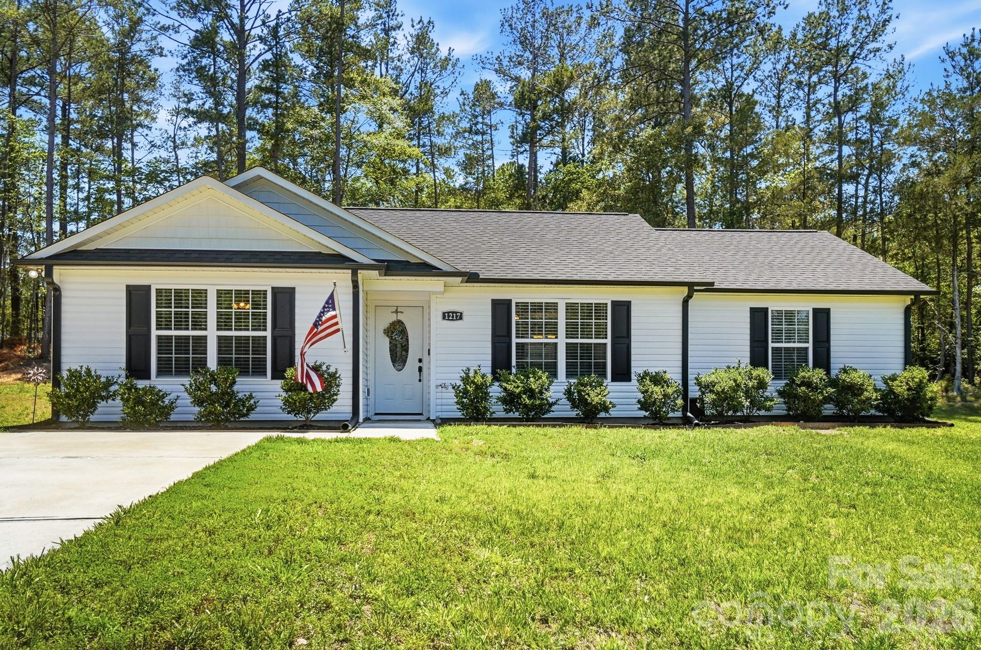 1217 Belmont Circle Drive — Lancaster