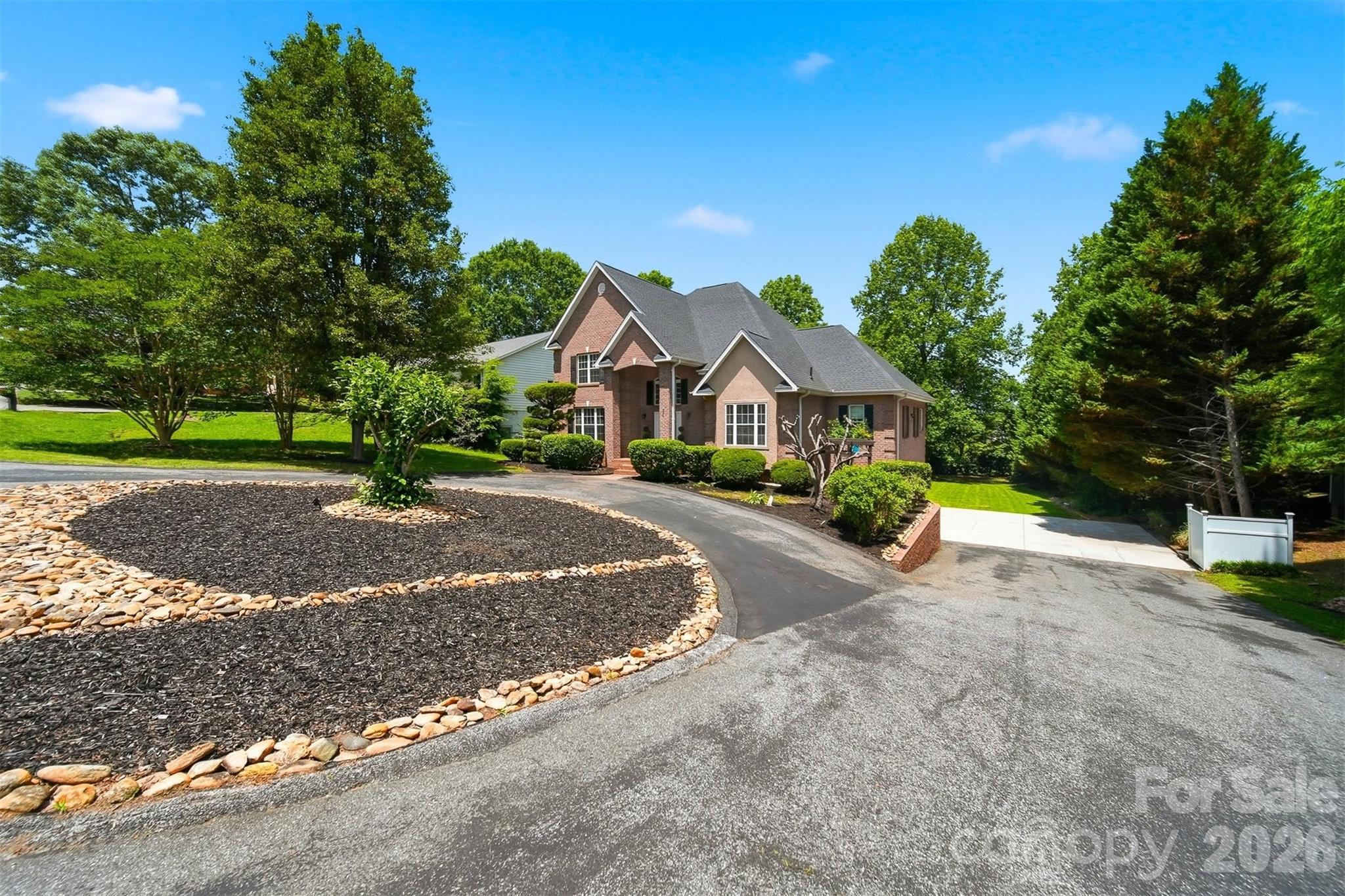 1245 34th Avenue NE — Hickory