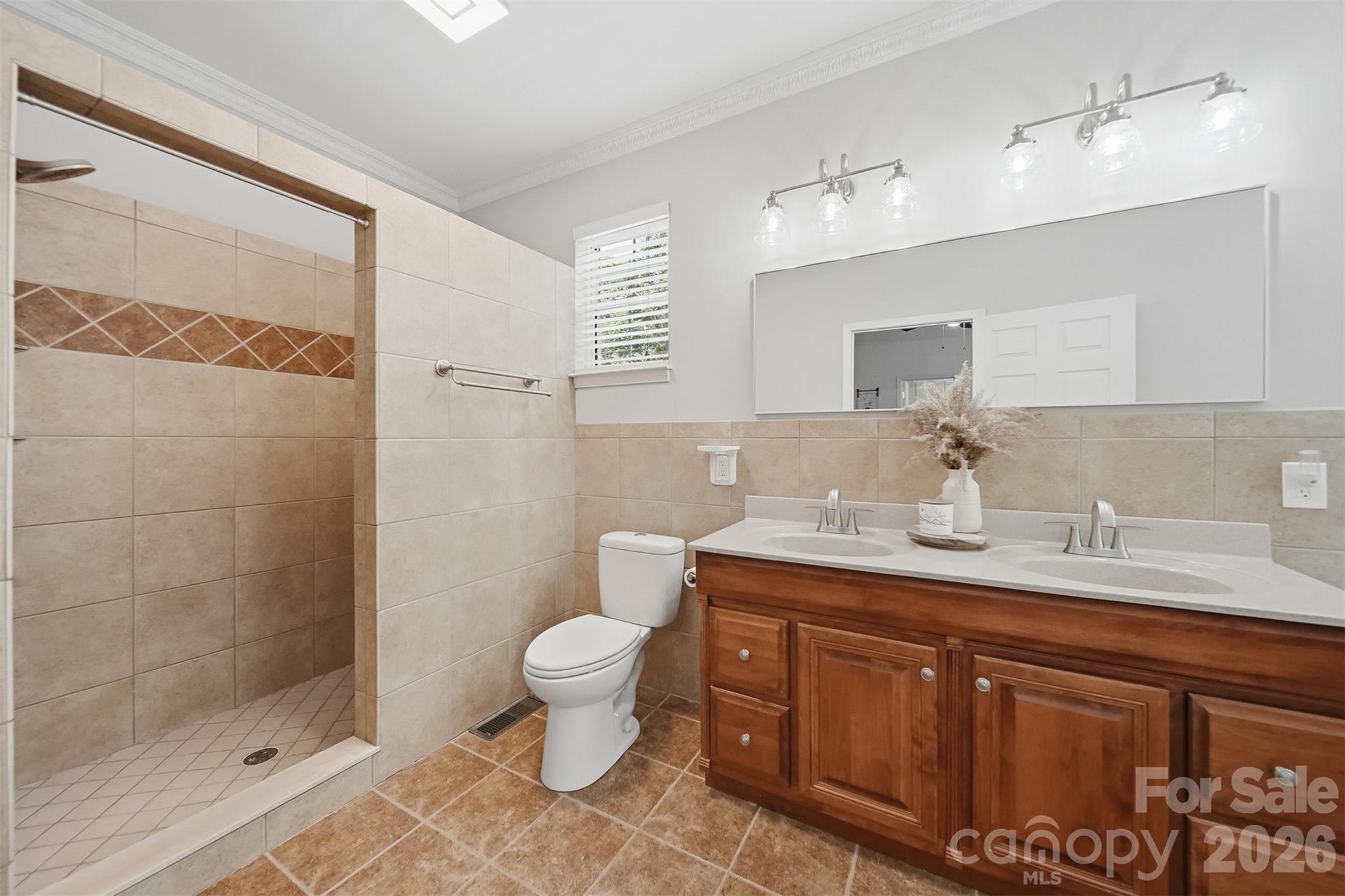 1245 34th Avenue NE — Hickory