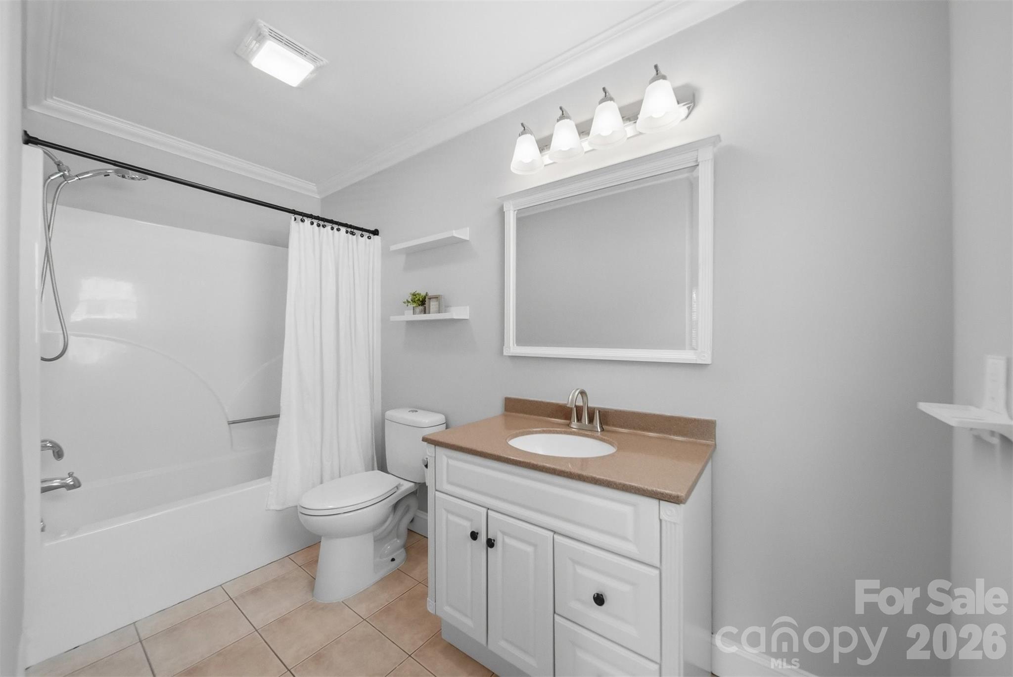 1245 34th Avenue NE — Hickory