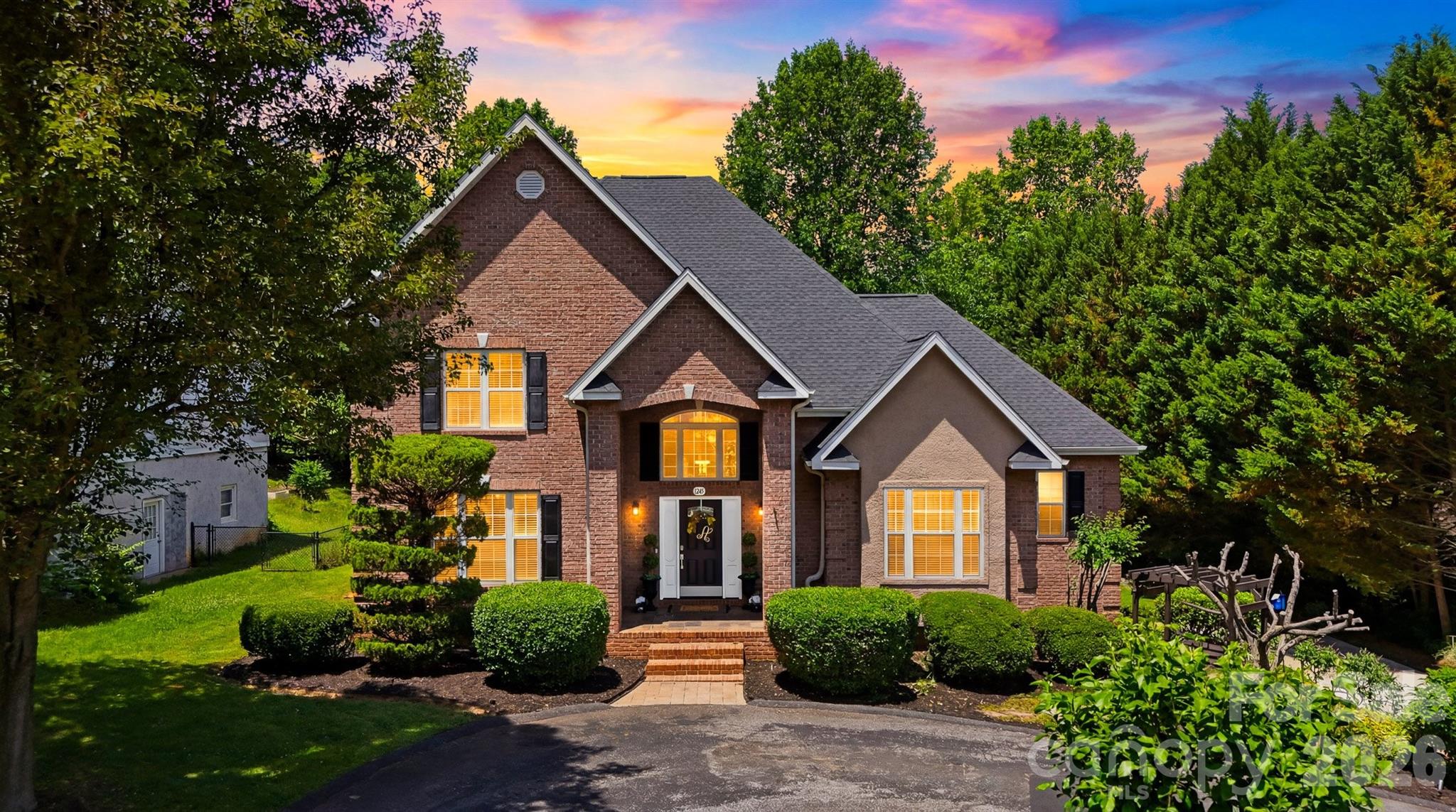 1245 34th Avenue NE — Hickory