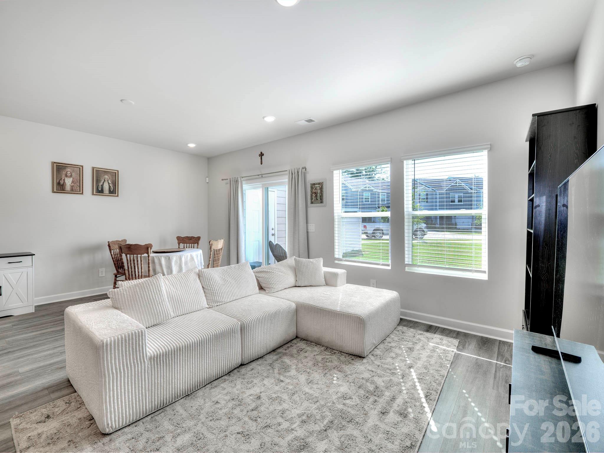 1652 Village Grove Lane — Monroe