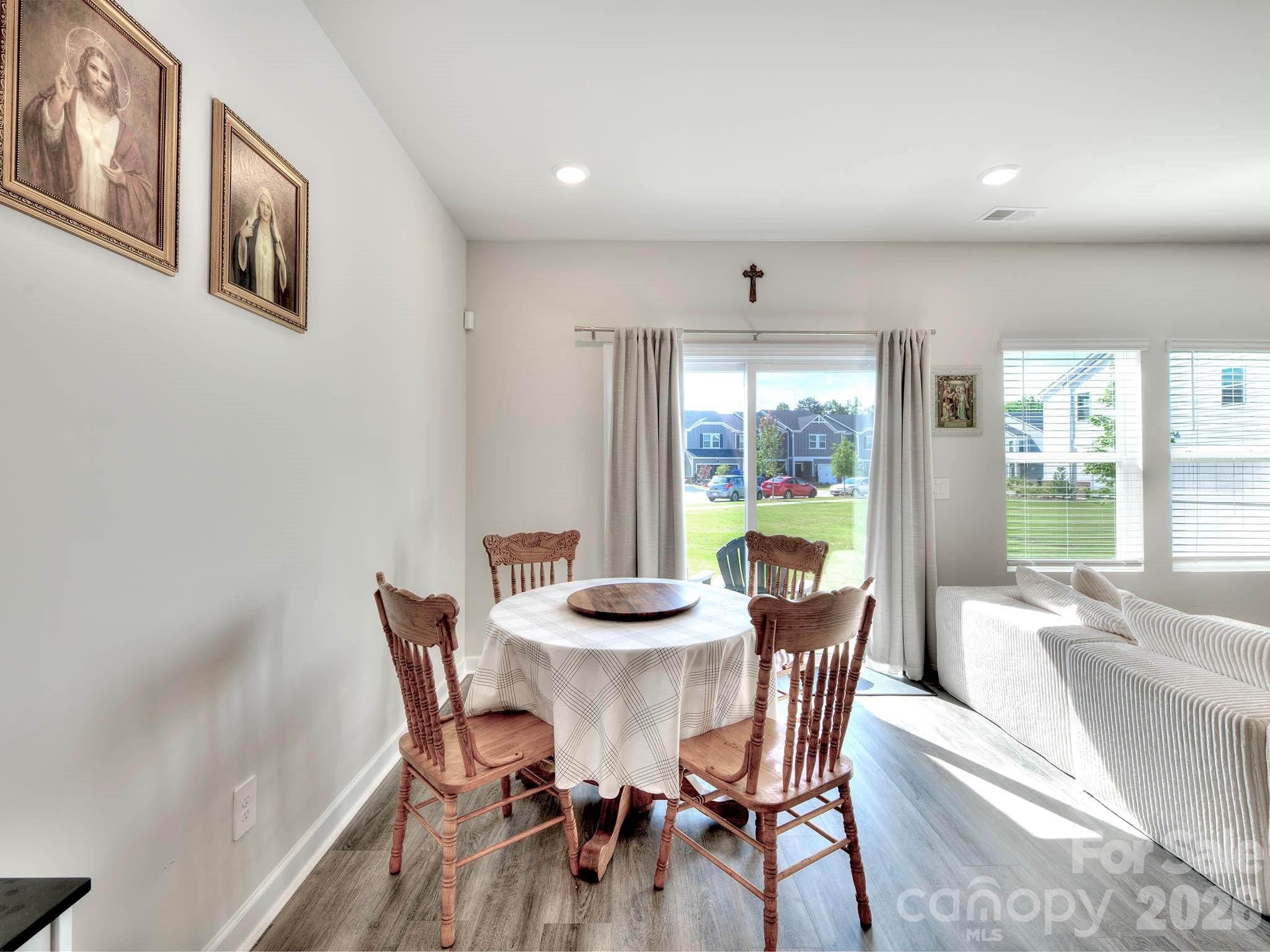 1652 Village Grove Lane — Monroe