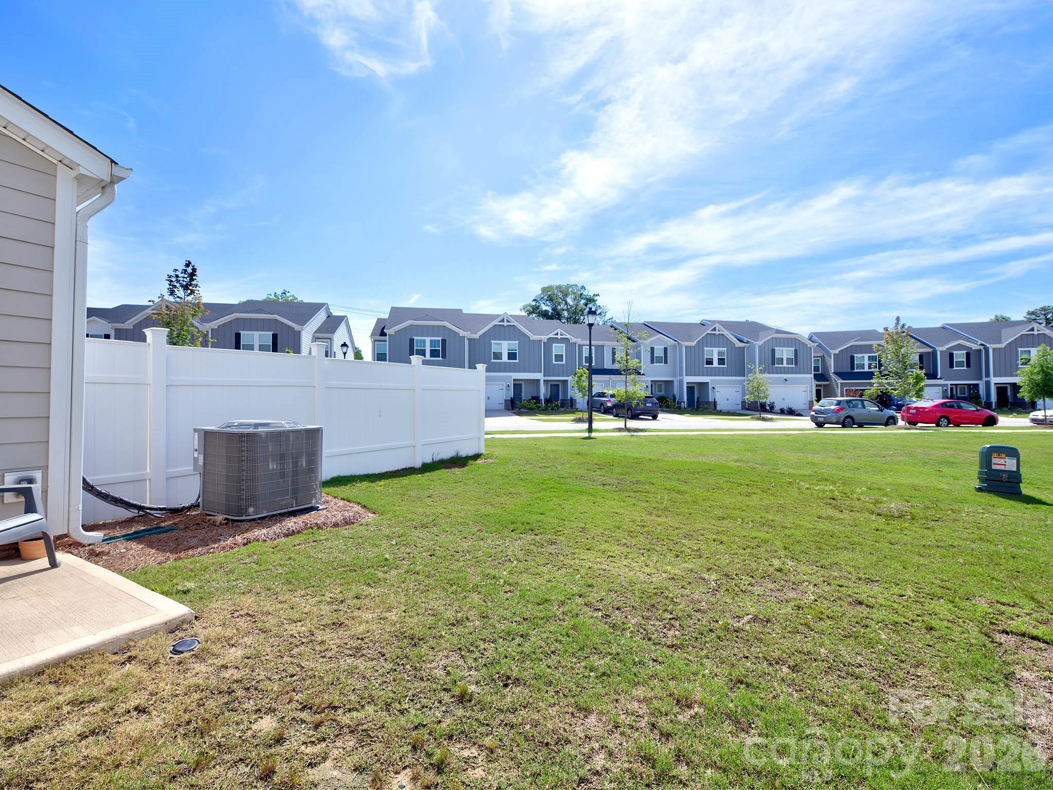 1652 Village Grove Lane — Monroe