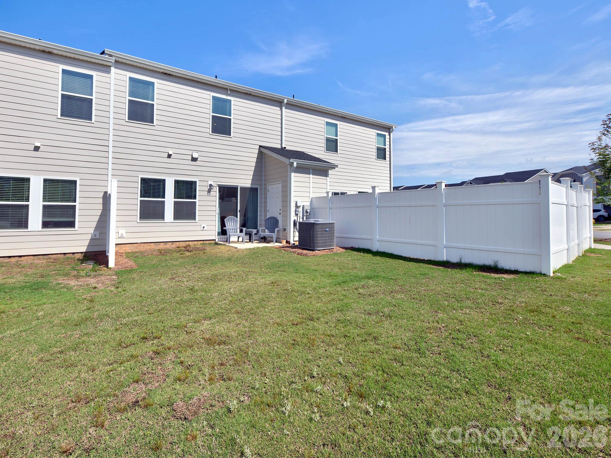 1652 Village Grove Lane — Monroe