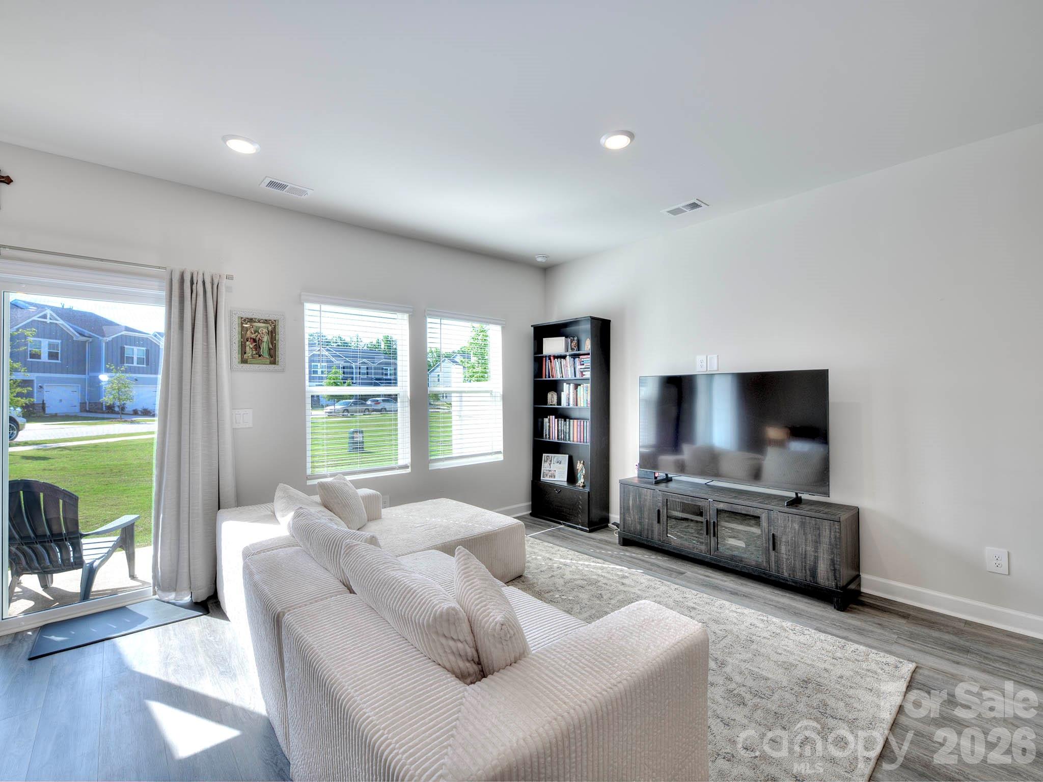 1652 Village Grove Lane — Monroe