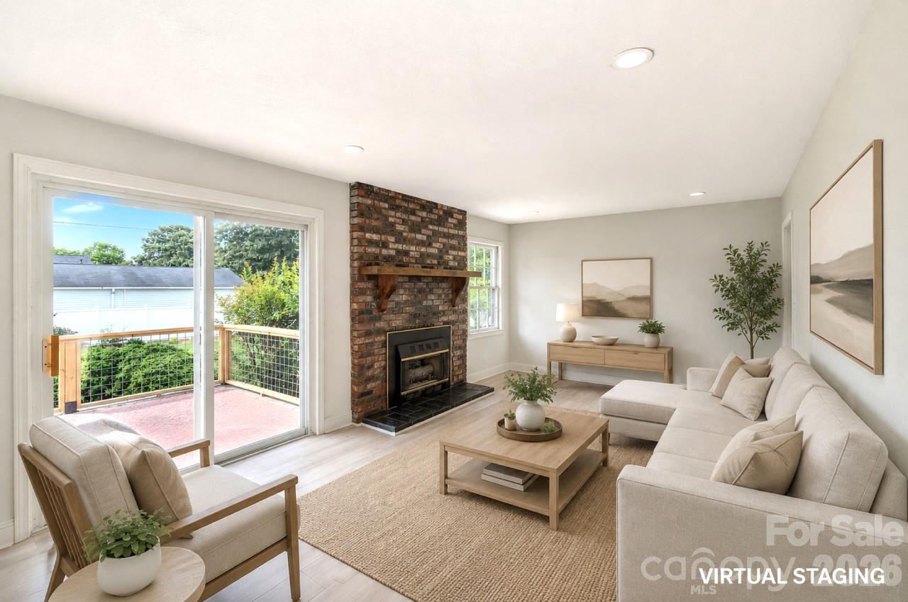 1195 Holly Springs Road — Lyman