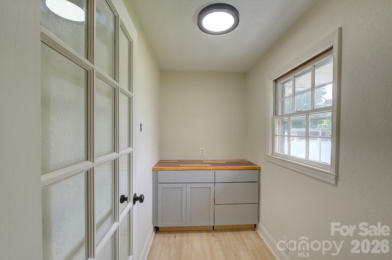 1195 Holly Springs Road — Lyman