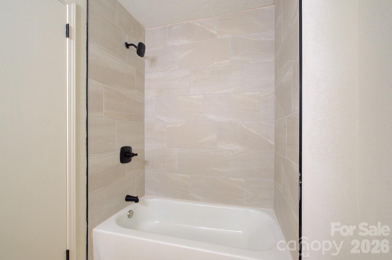 1195 Holly Springs Road — Lyman