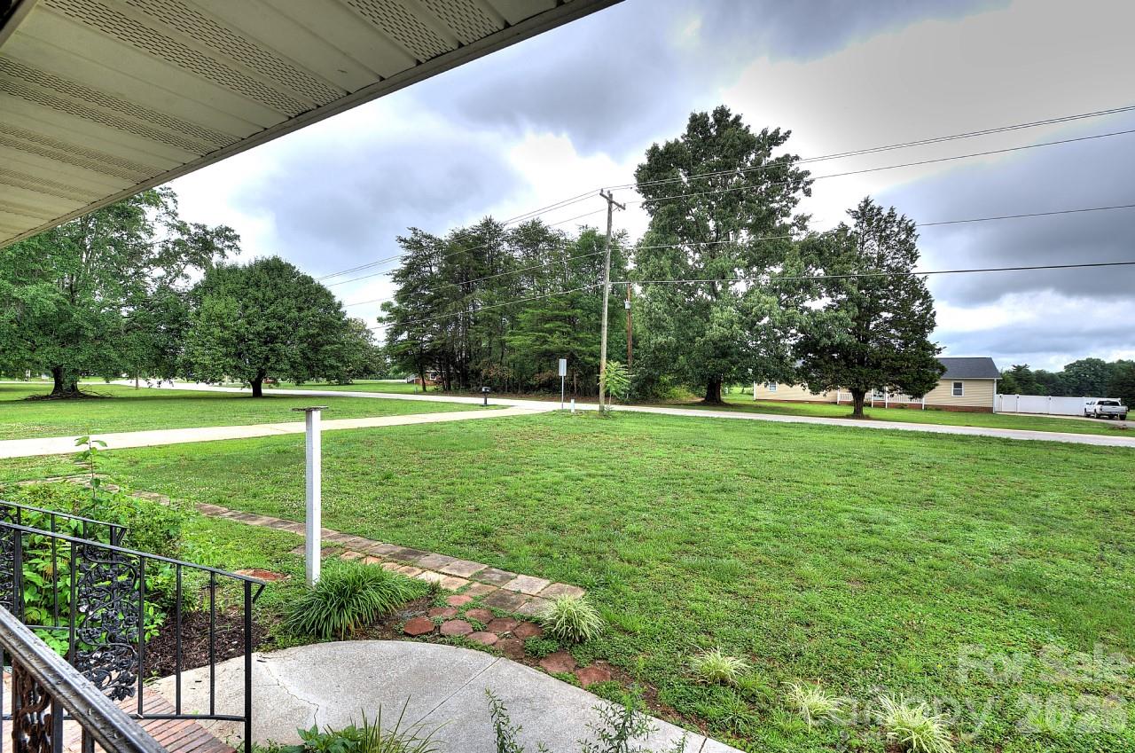 1195 Holly Springs Road — Lyman