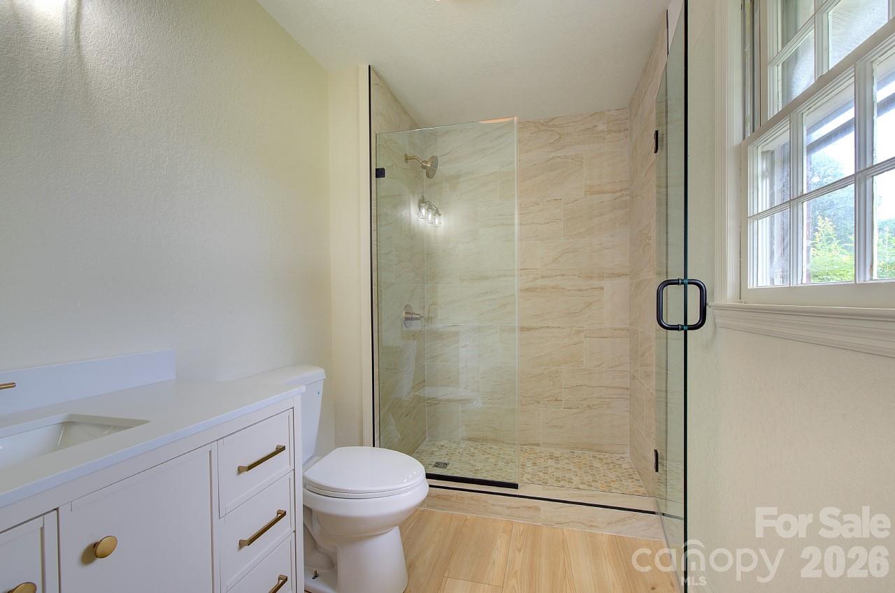 1195 Holly Springs Road — Lyman