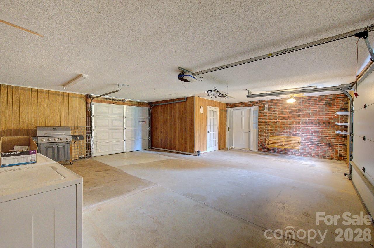 1195 Holly Springs Road — Lyman