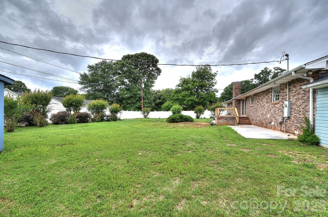 1195 Holly Springs Road — Lyman