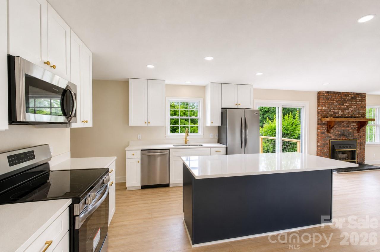 1195 Holly Springs Road — Lyman