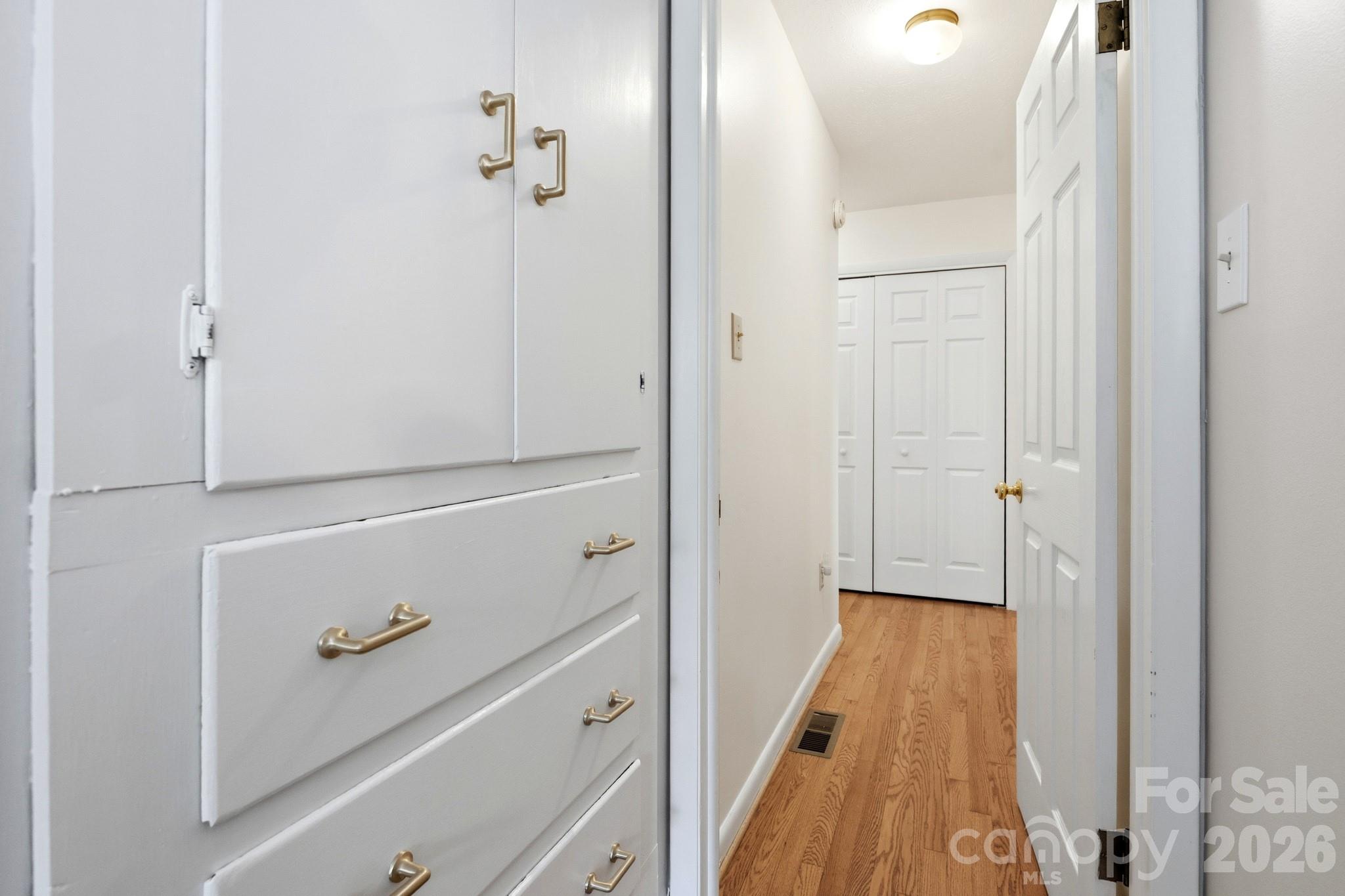 7 Woodbury Road — Asheville