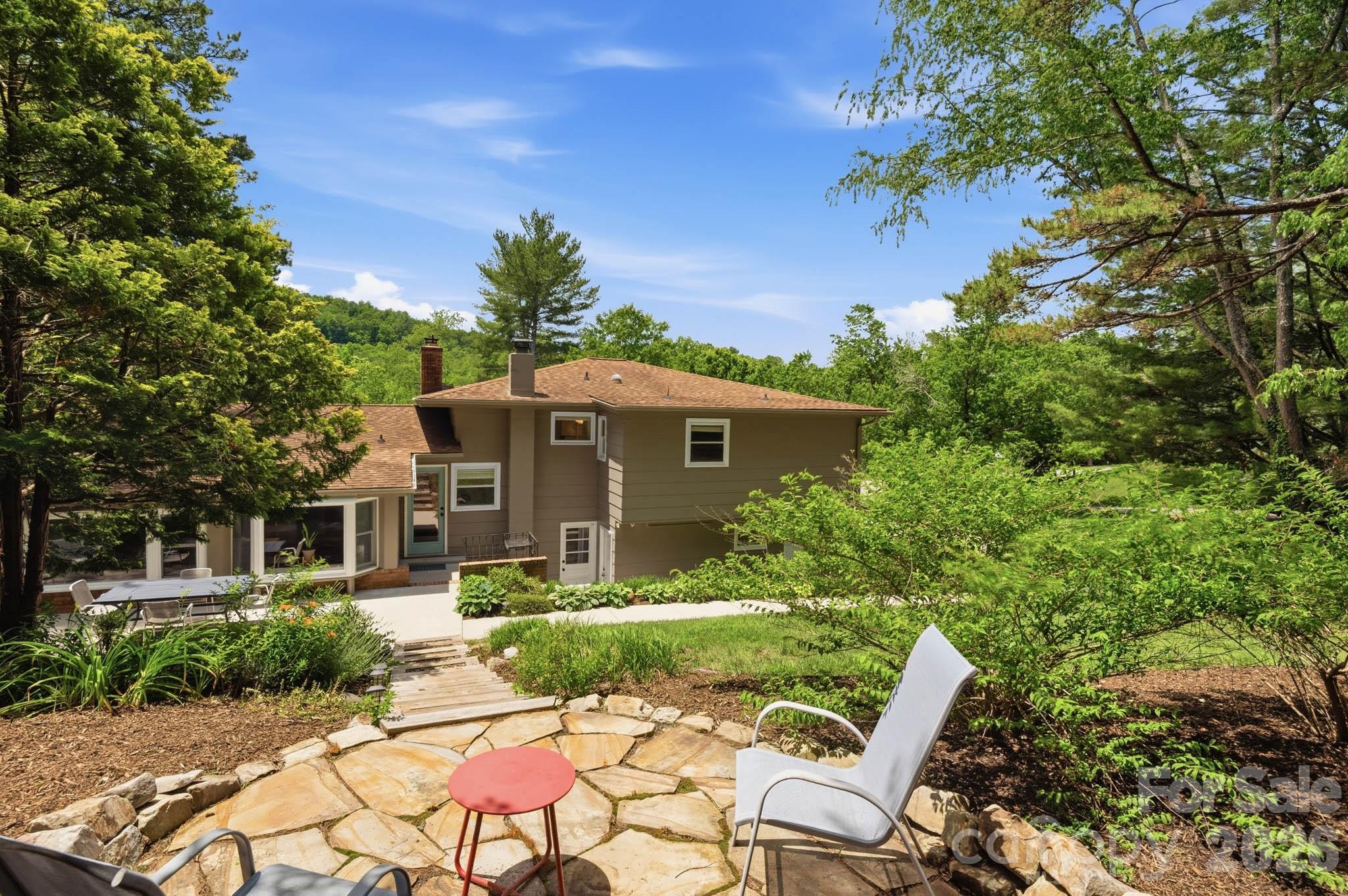 7 Woodbury Road — Asheville
