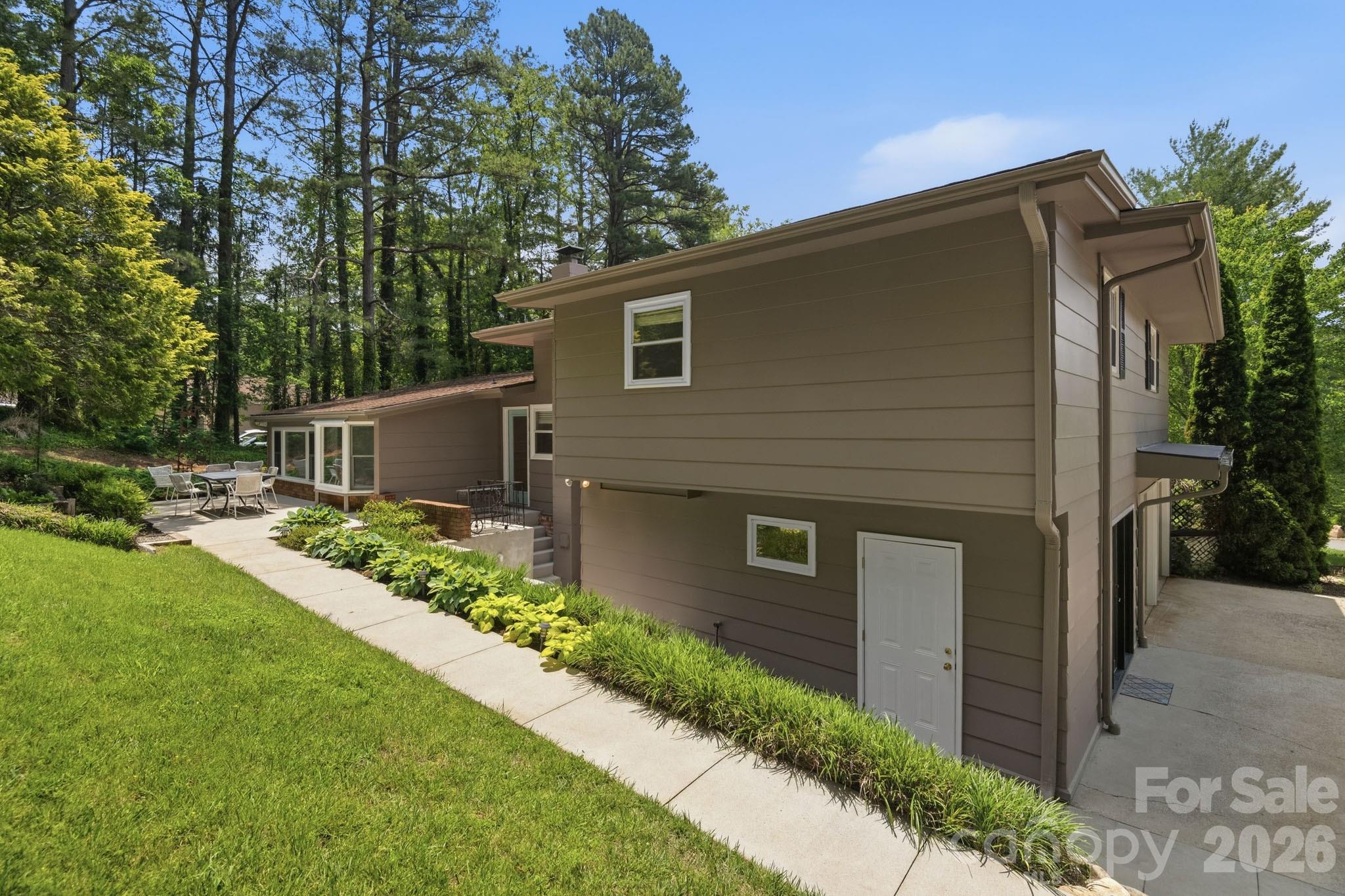 7 Woodbury Road — Asheville
