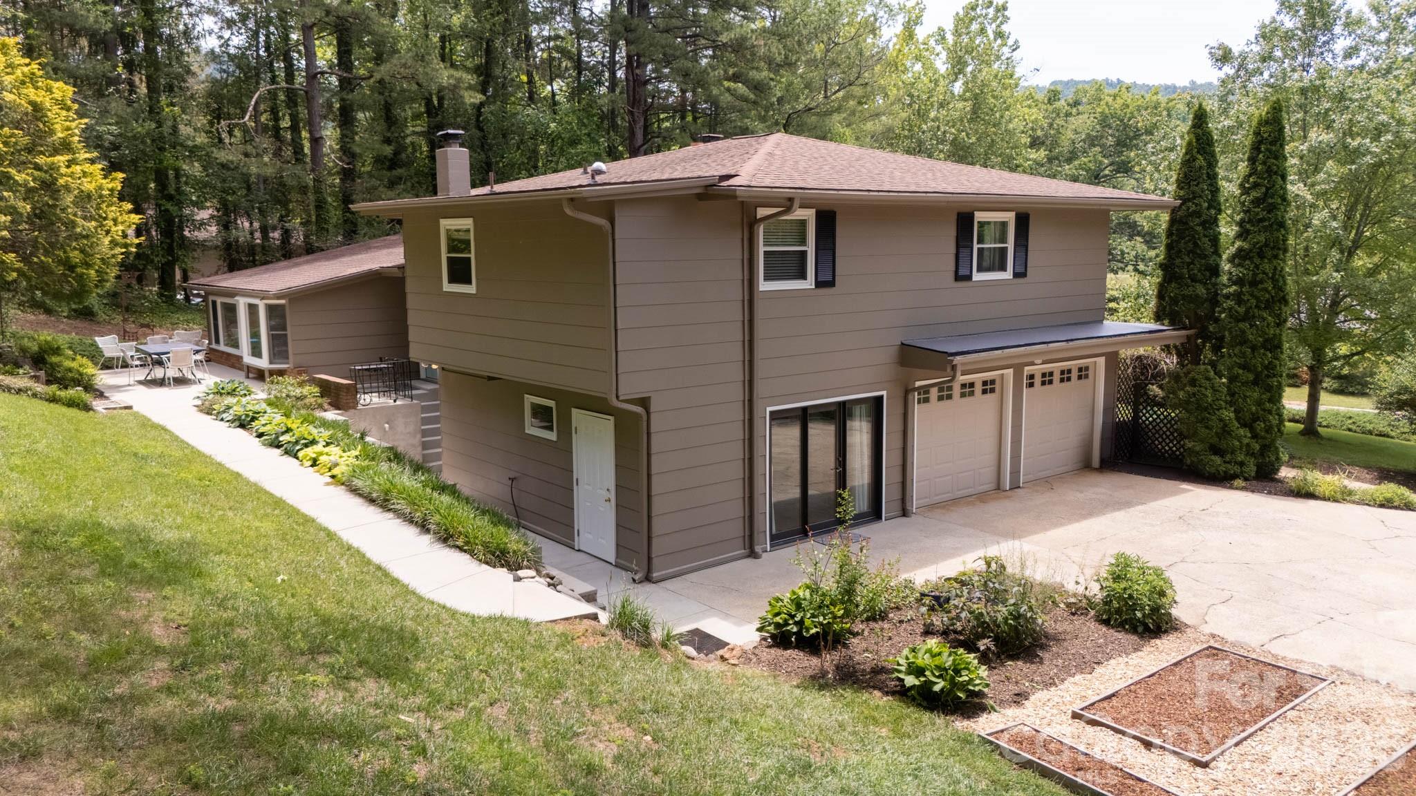 7 Woodbury Road — Asheville