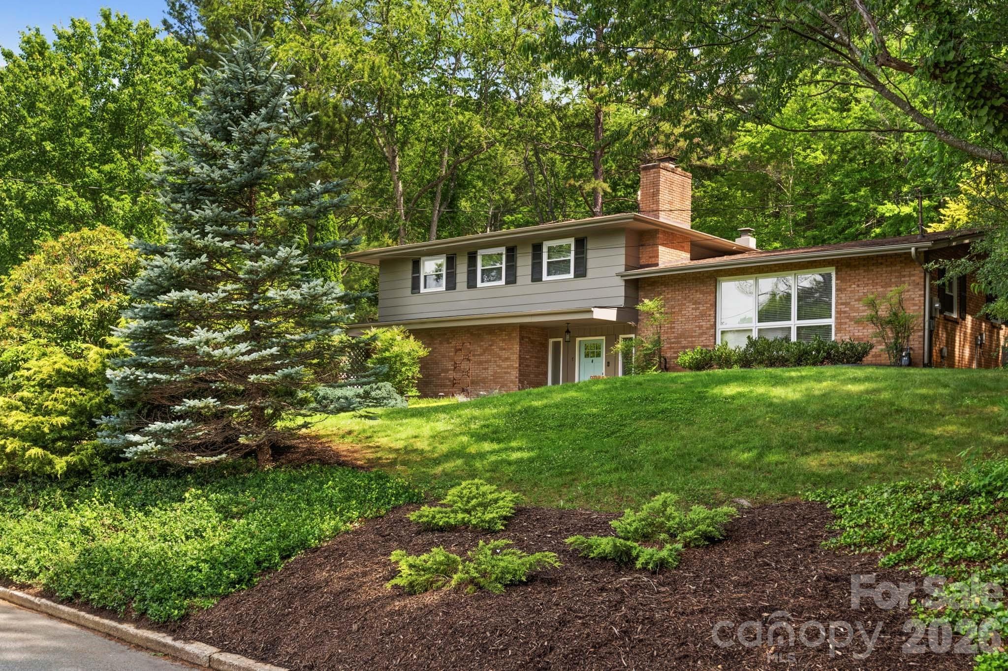 7 Woodbury Road — Asheville