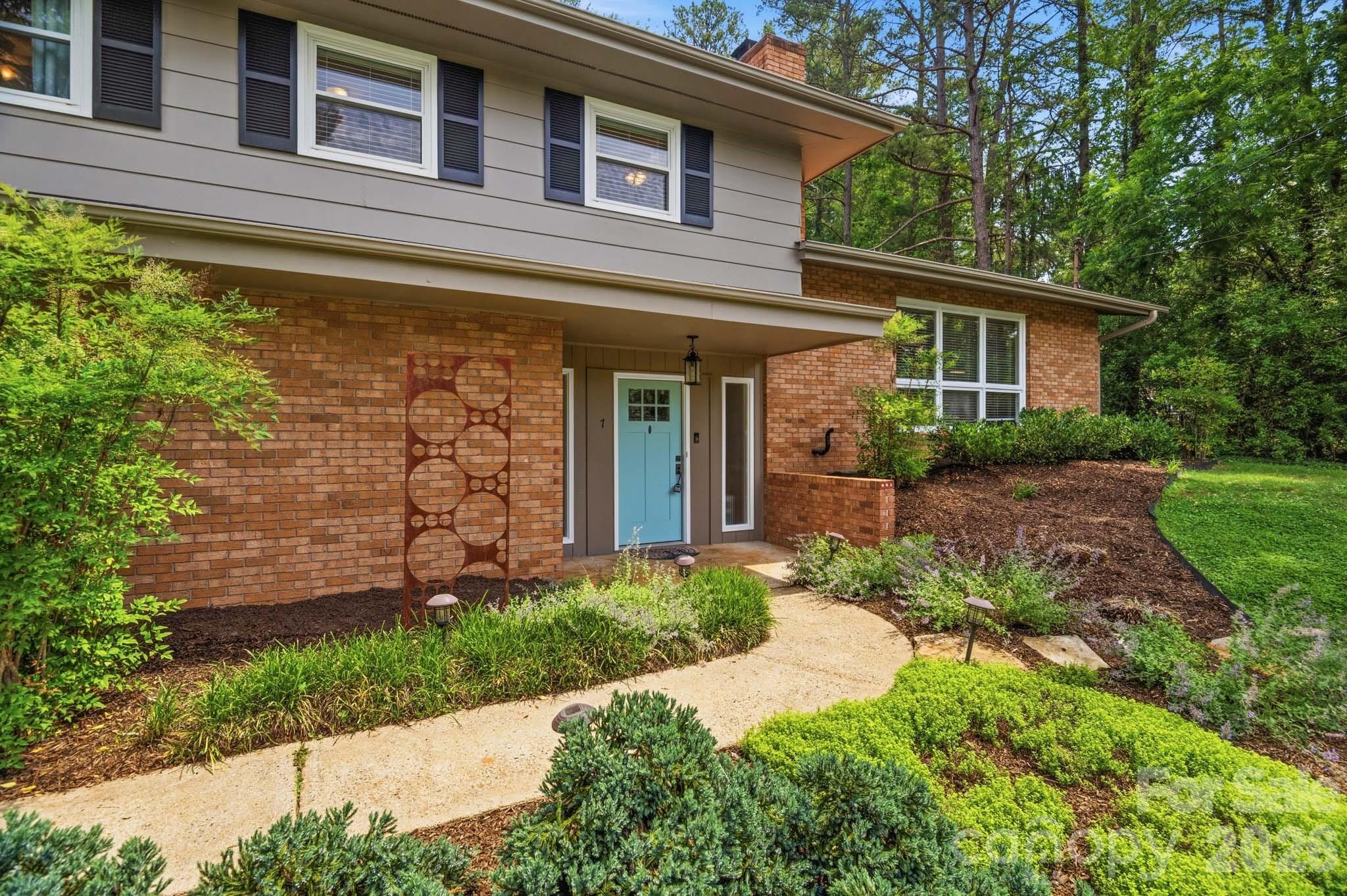 7 Woodbury Road — Asheville