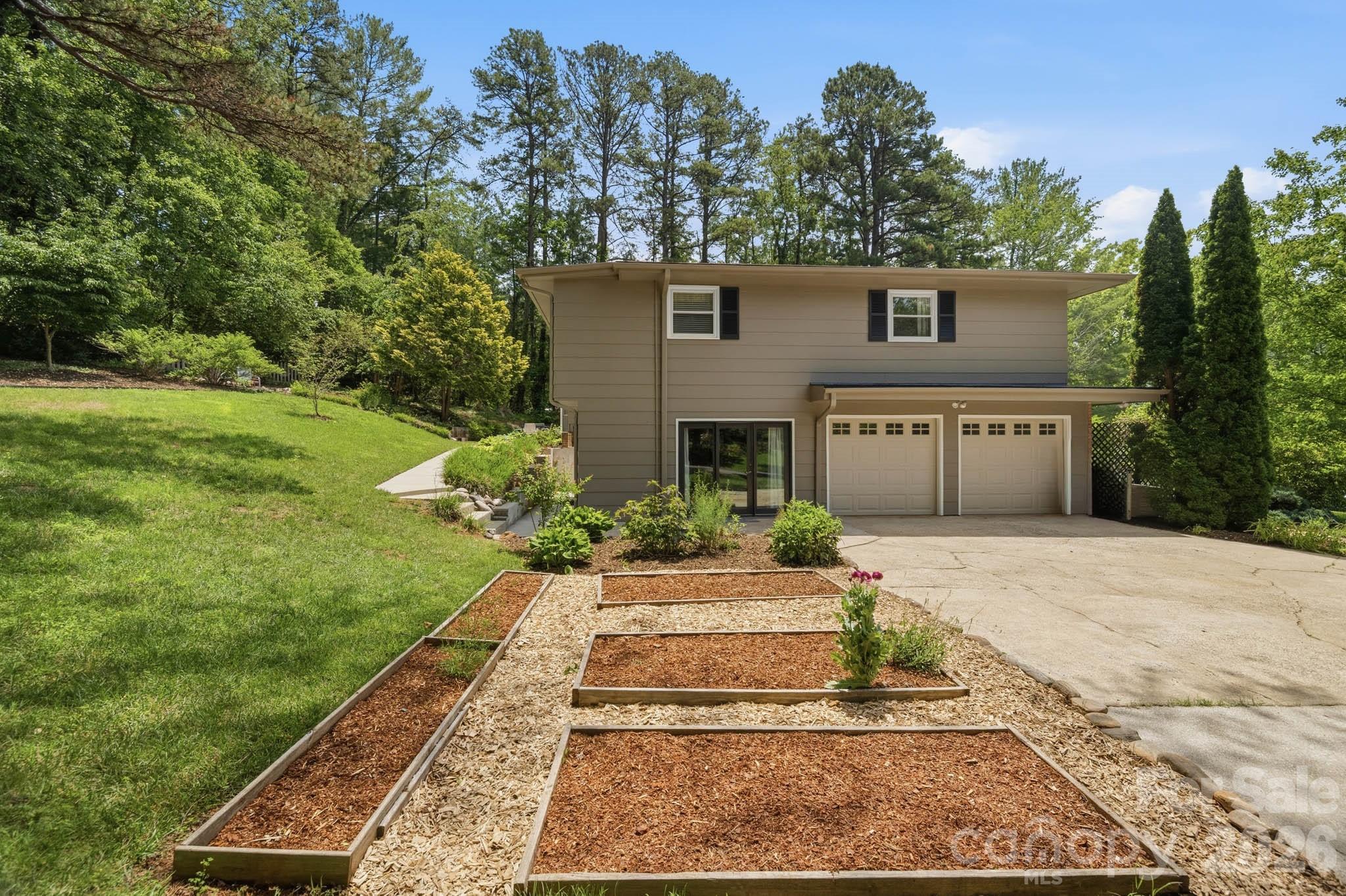 7 Woodbury Road — Asheville