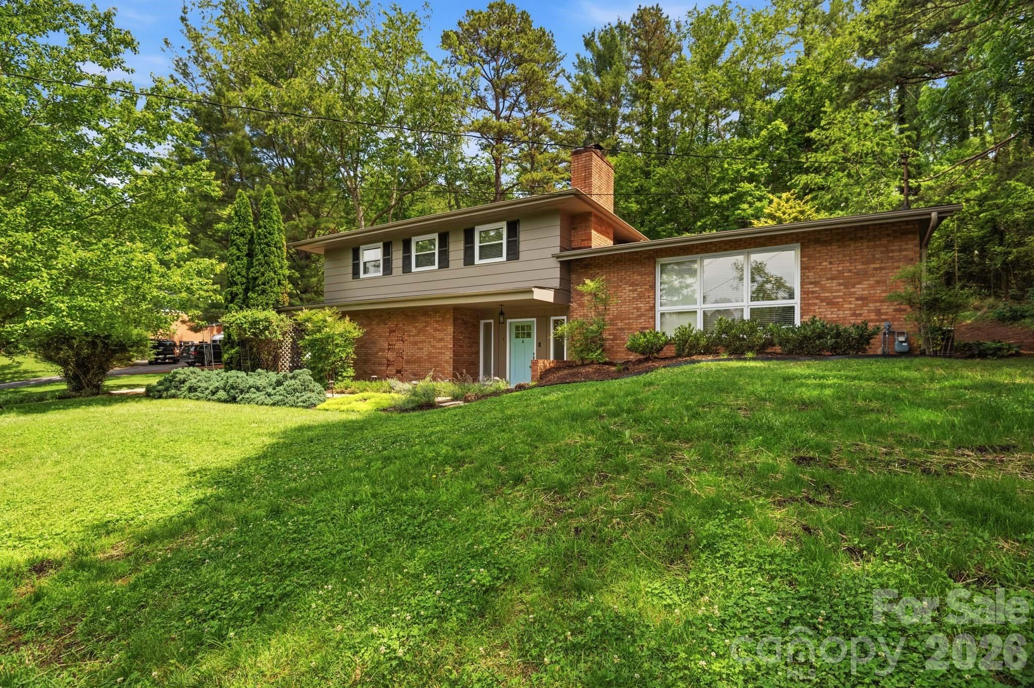 7 Woodbury Road — Asheville