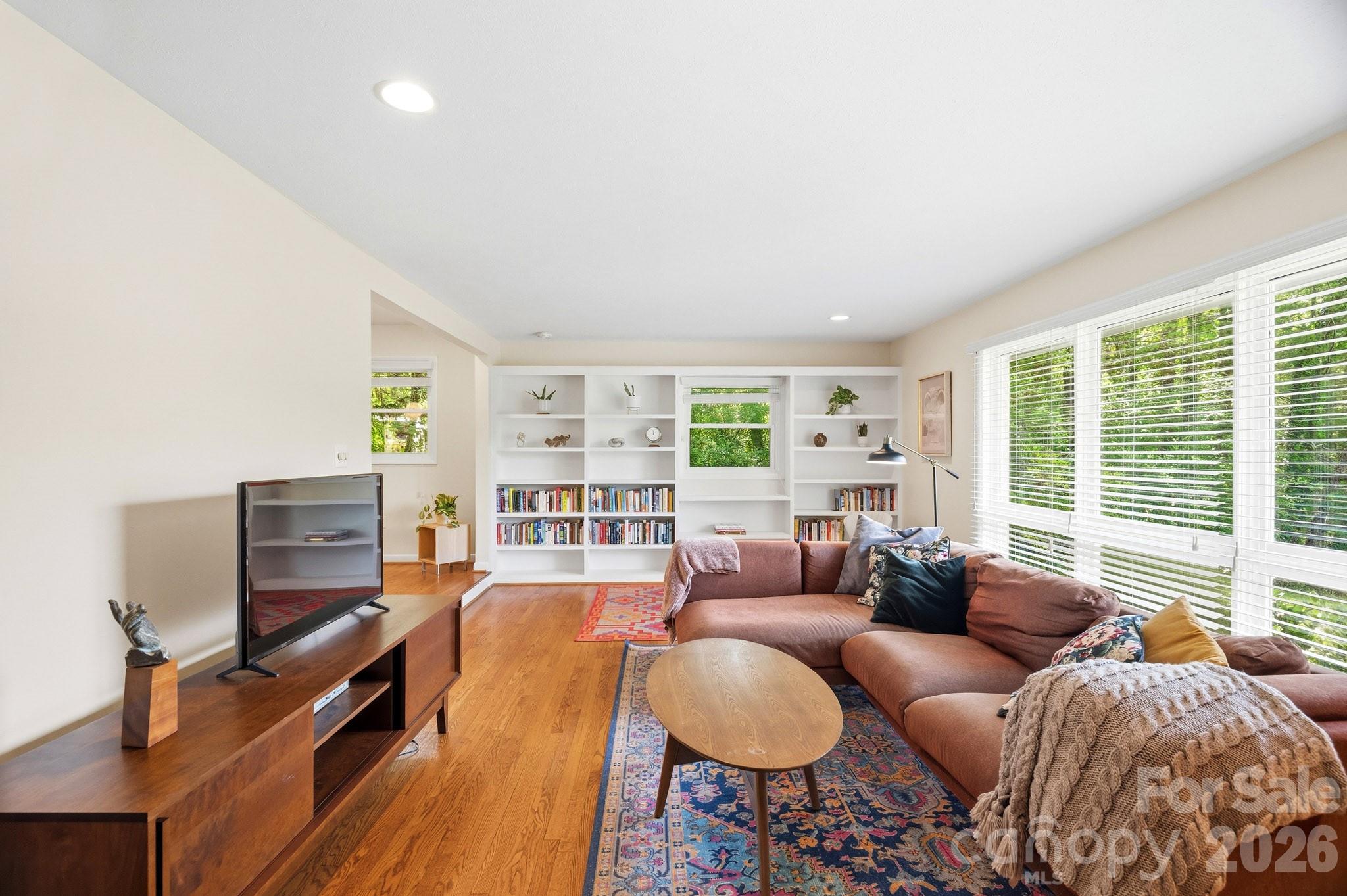 7 Woodbury Road — Asheville