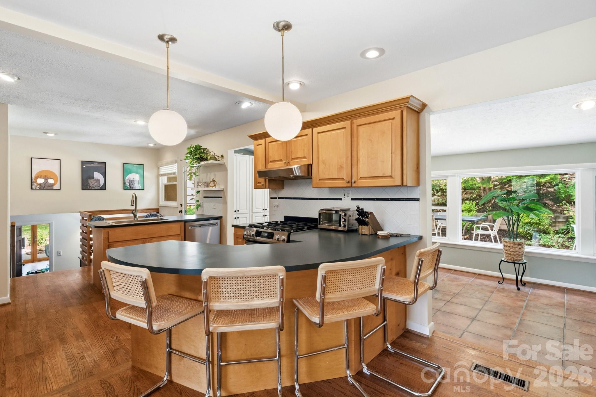 7 Woodbury Road — Asheville