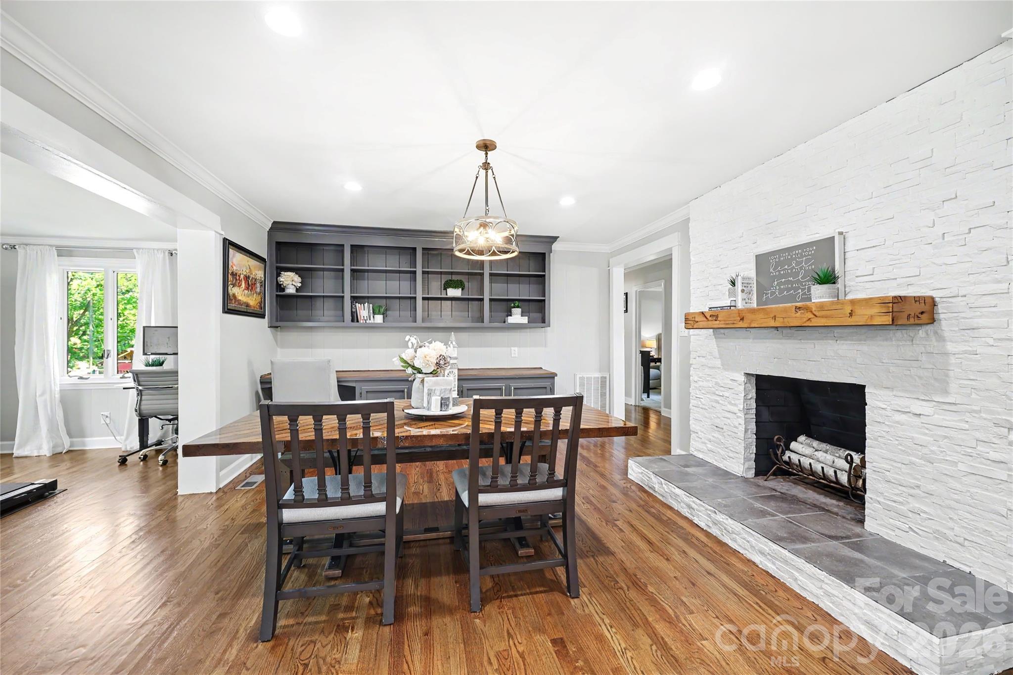 101 Amity Circle — Belmont