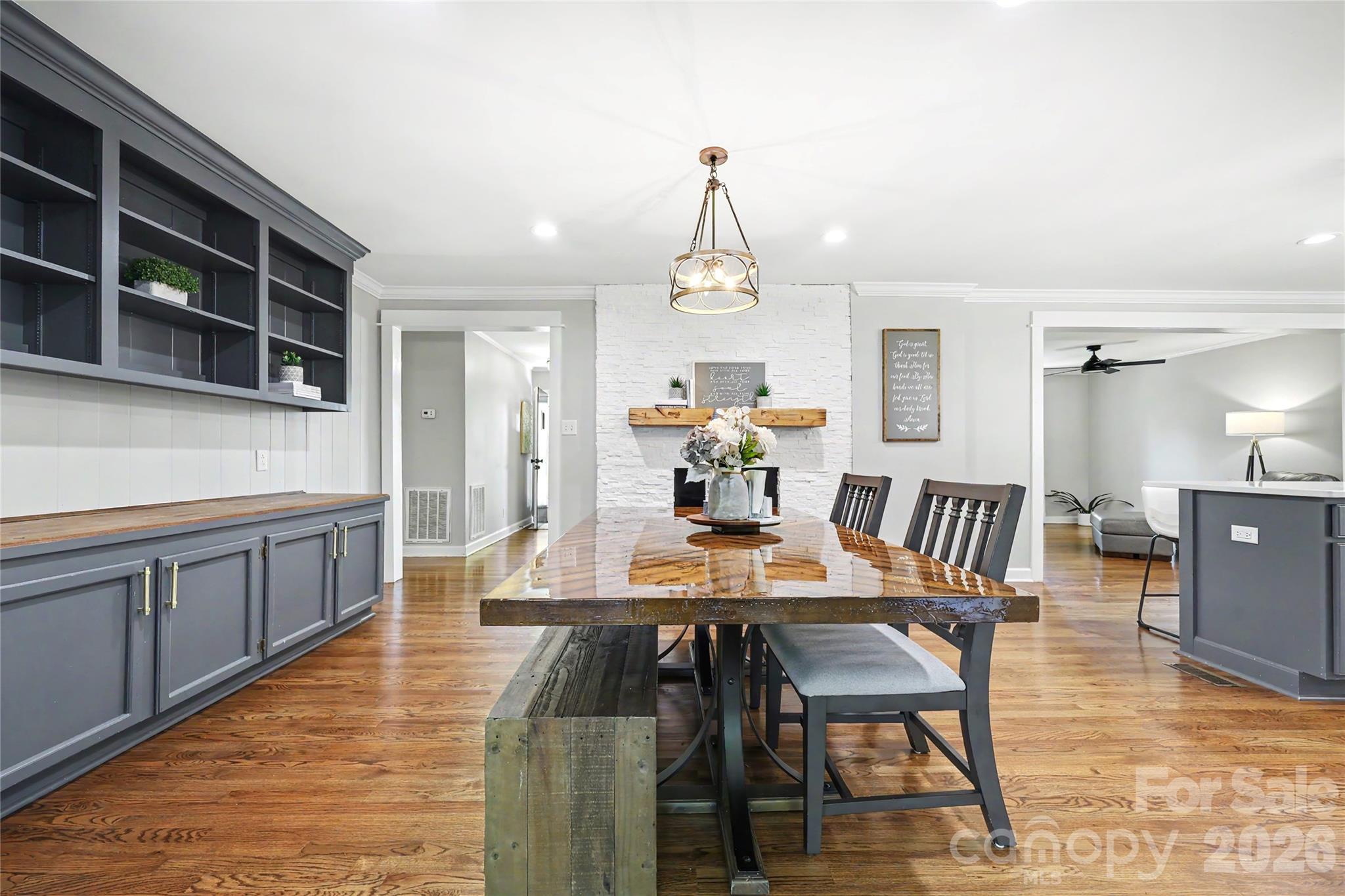 101 Amity Circle — Belmont