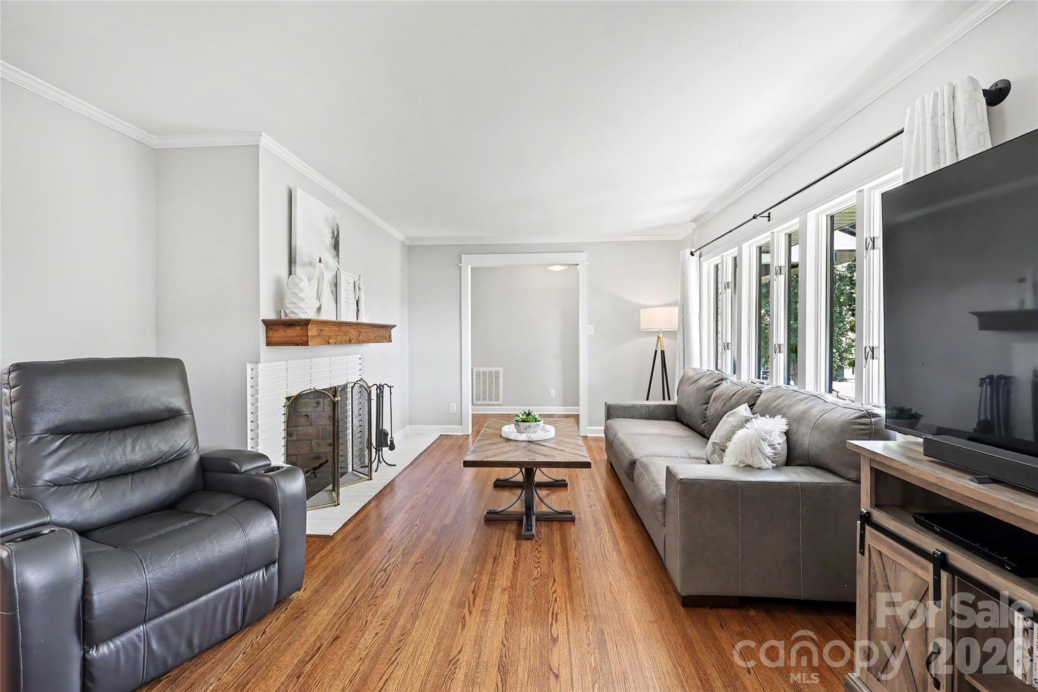 101 Amity Circle — Belmont