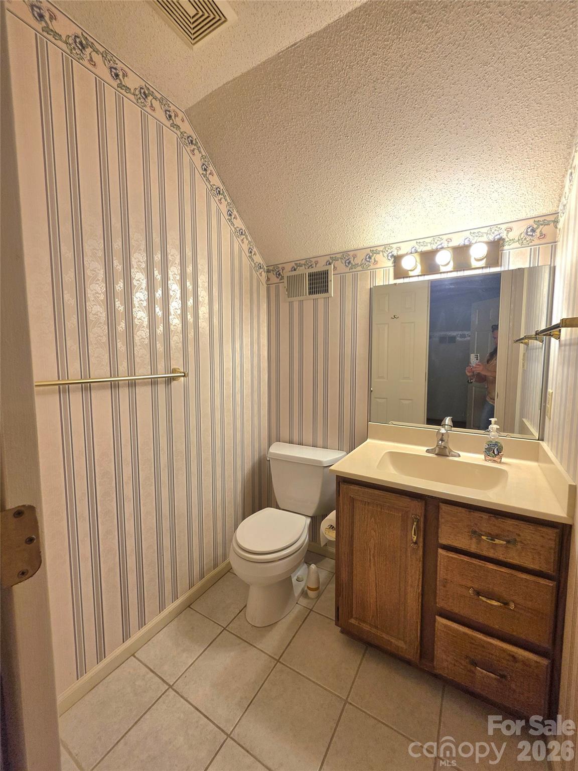 687 Carlton Drive — Gastonia