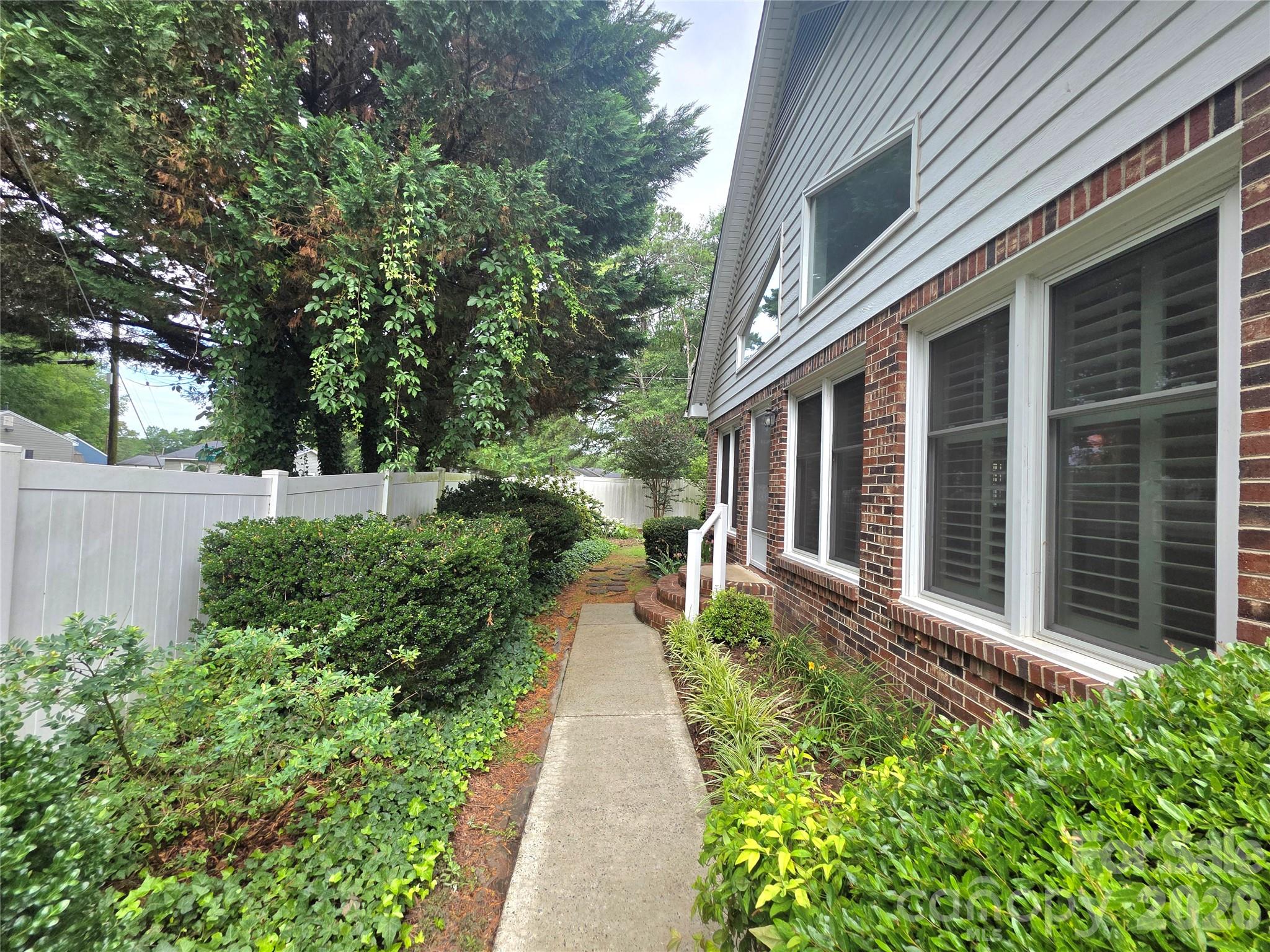 687 Carlton Drive — Gastonia