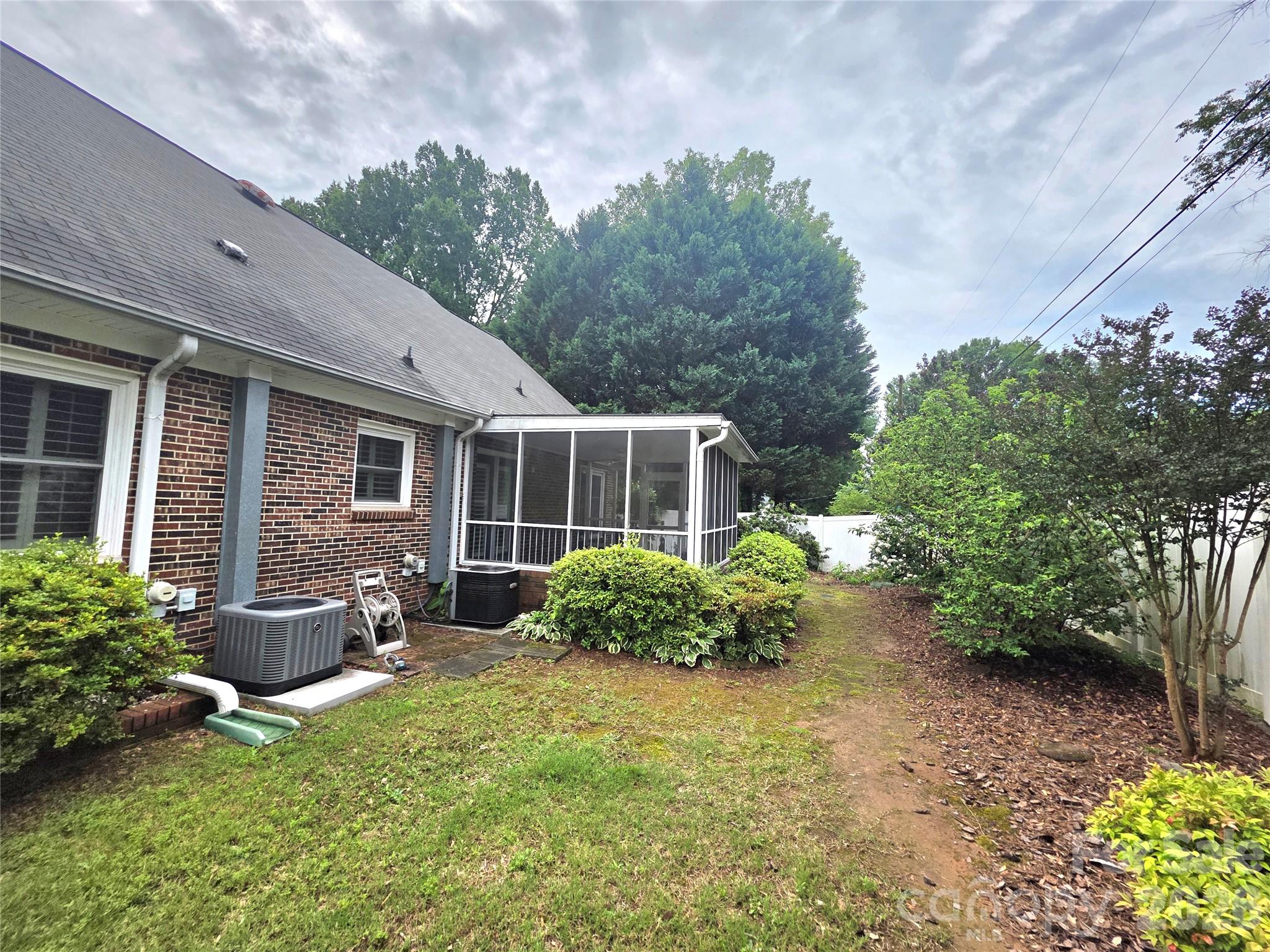 687 Carlton Drive — Gastonia