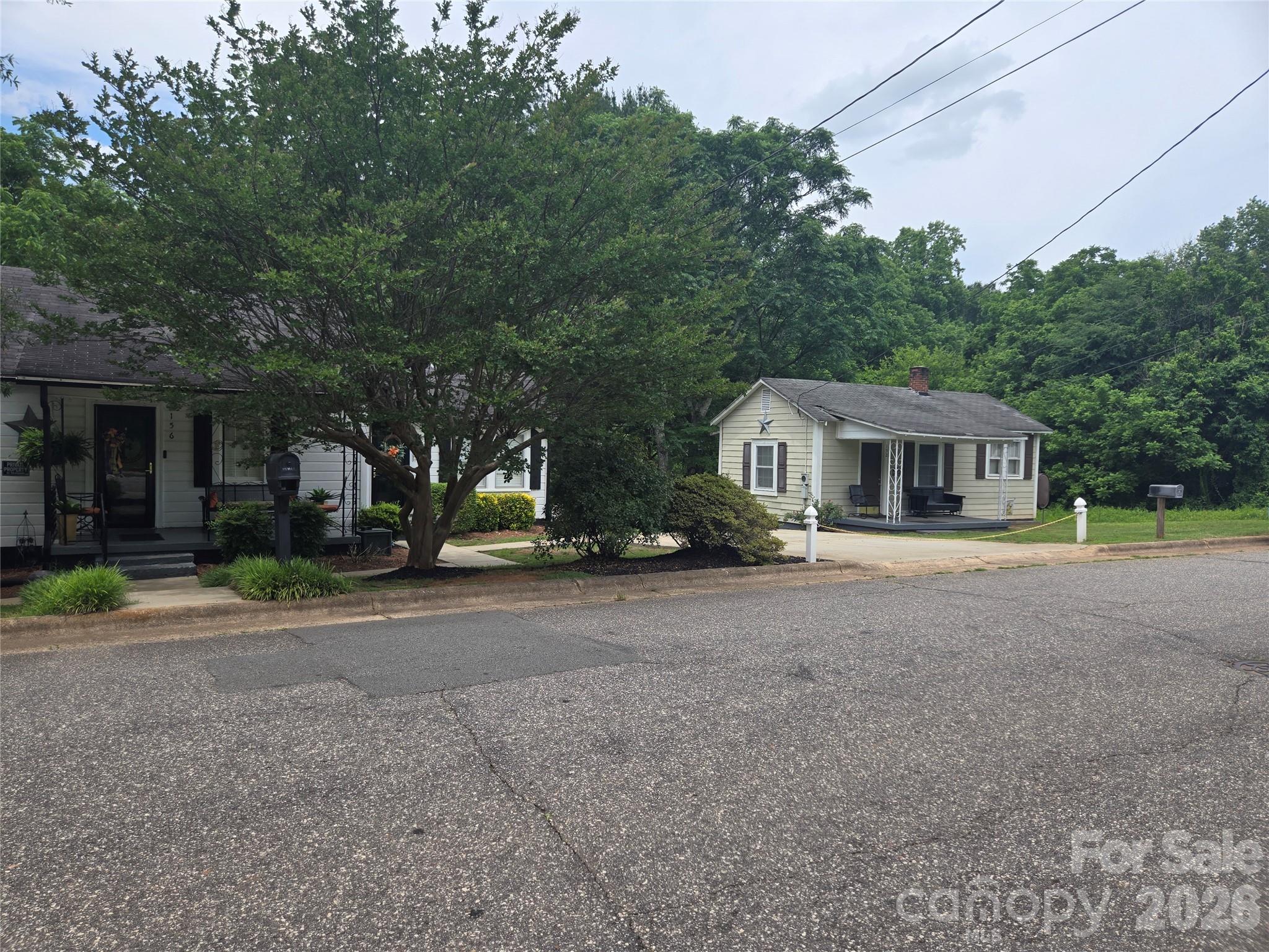 156 S Caldwell Avenue — Newton