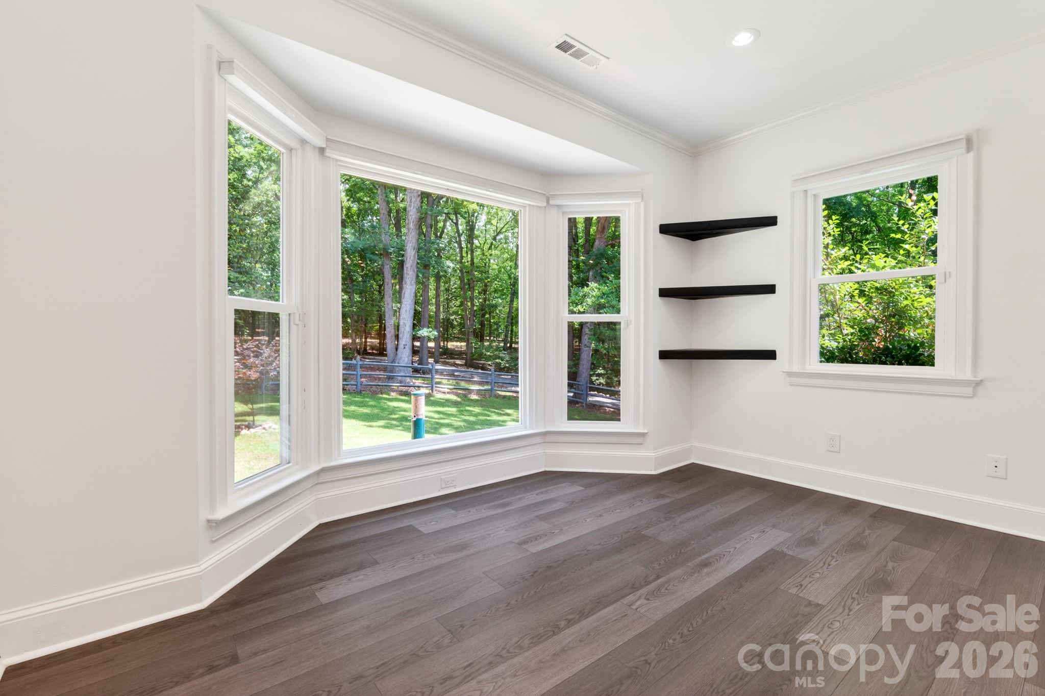 9131 N Pine Hill Lane — Charlotte