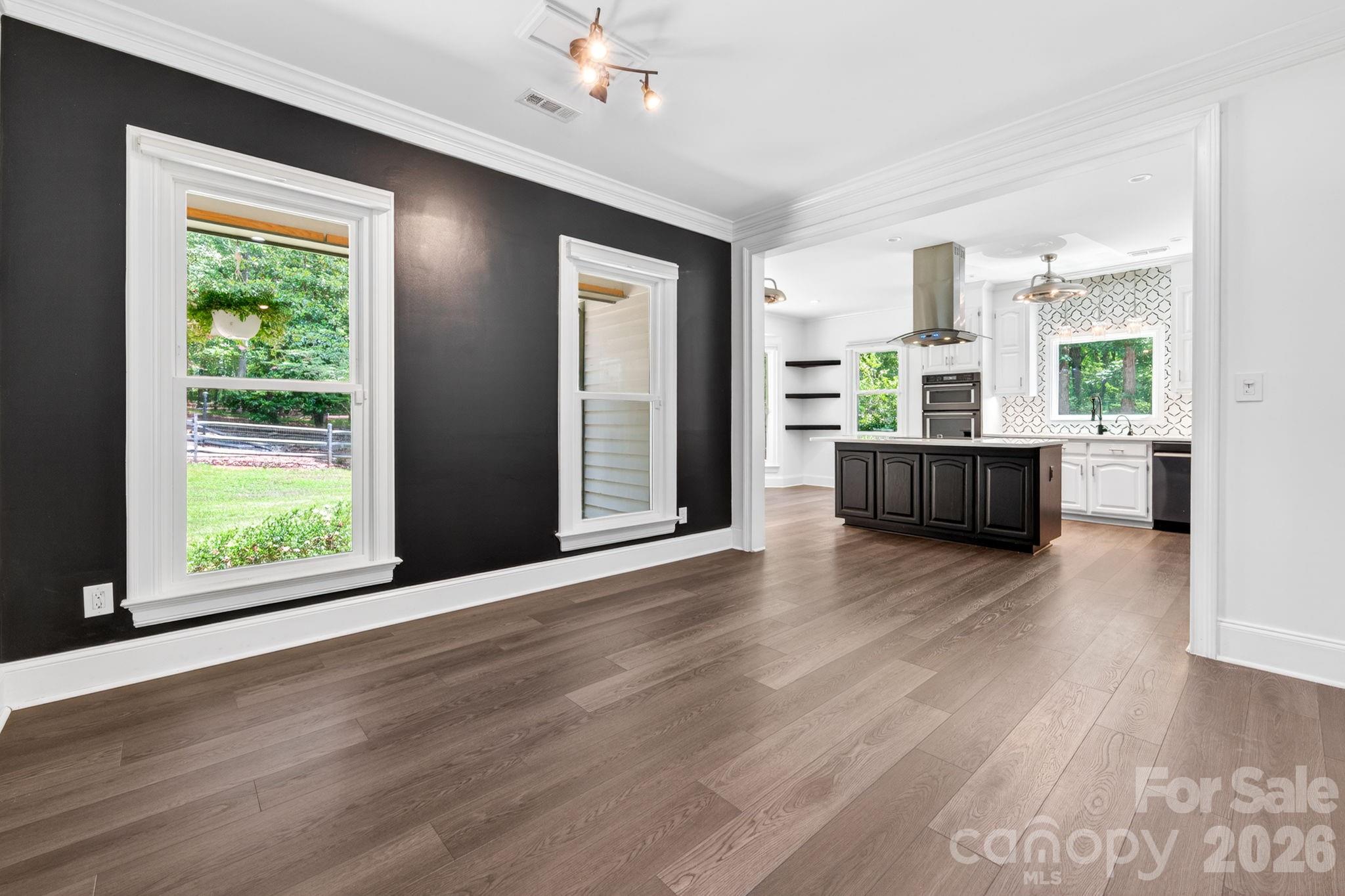 9131 N Pine Hill Lane — Charlotte