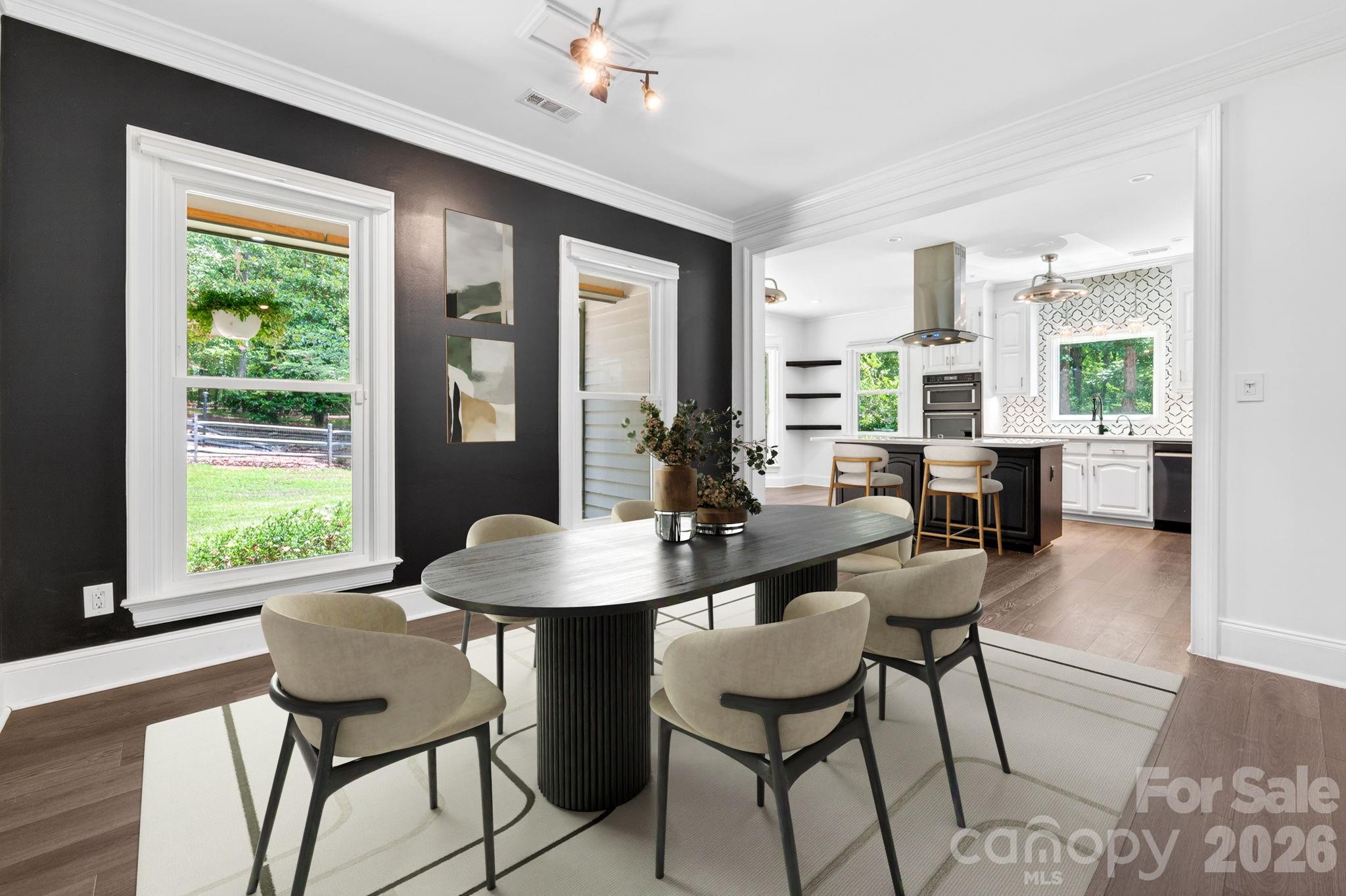 9131 N Pine Hill Lane — Charlotte