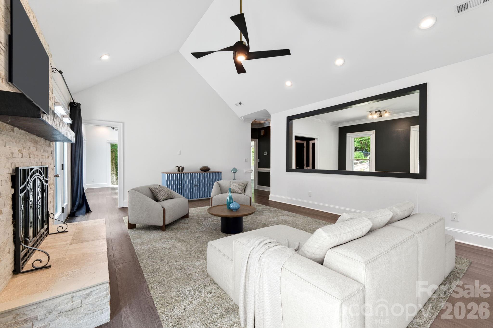 9131 N Pine Hill Lane — Charlotte