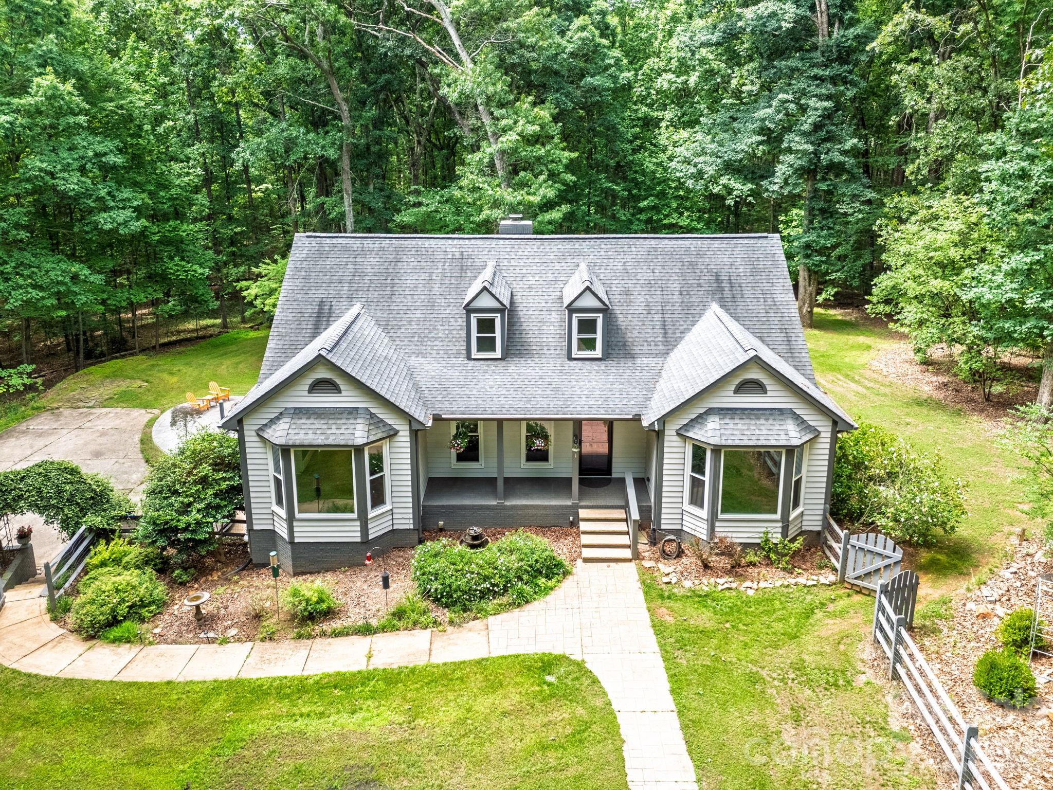 9131 N Pine Hill Lane — Charlotte