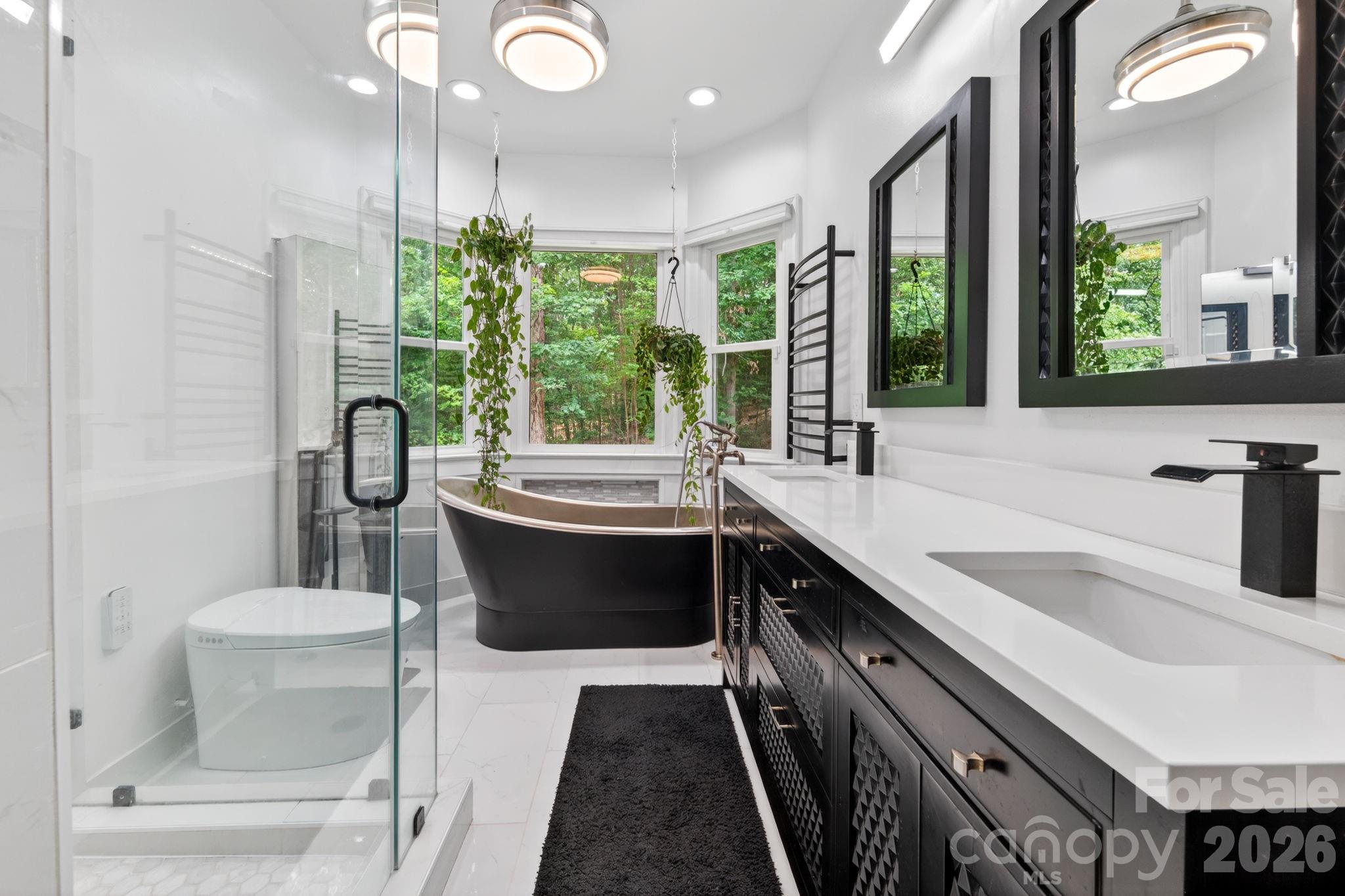 9131 N Pine Hill Lane — Charlotte