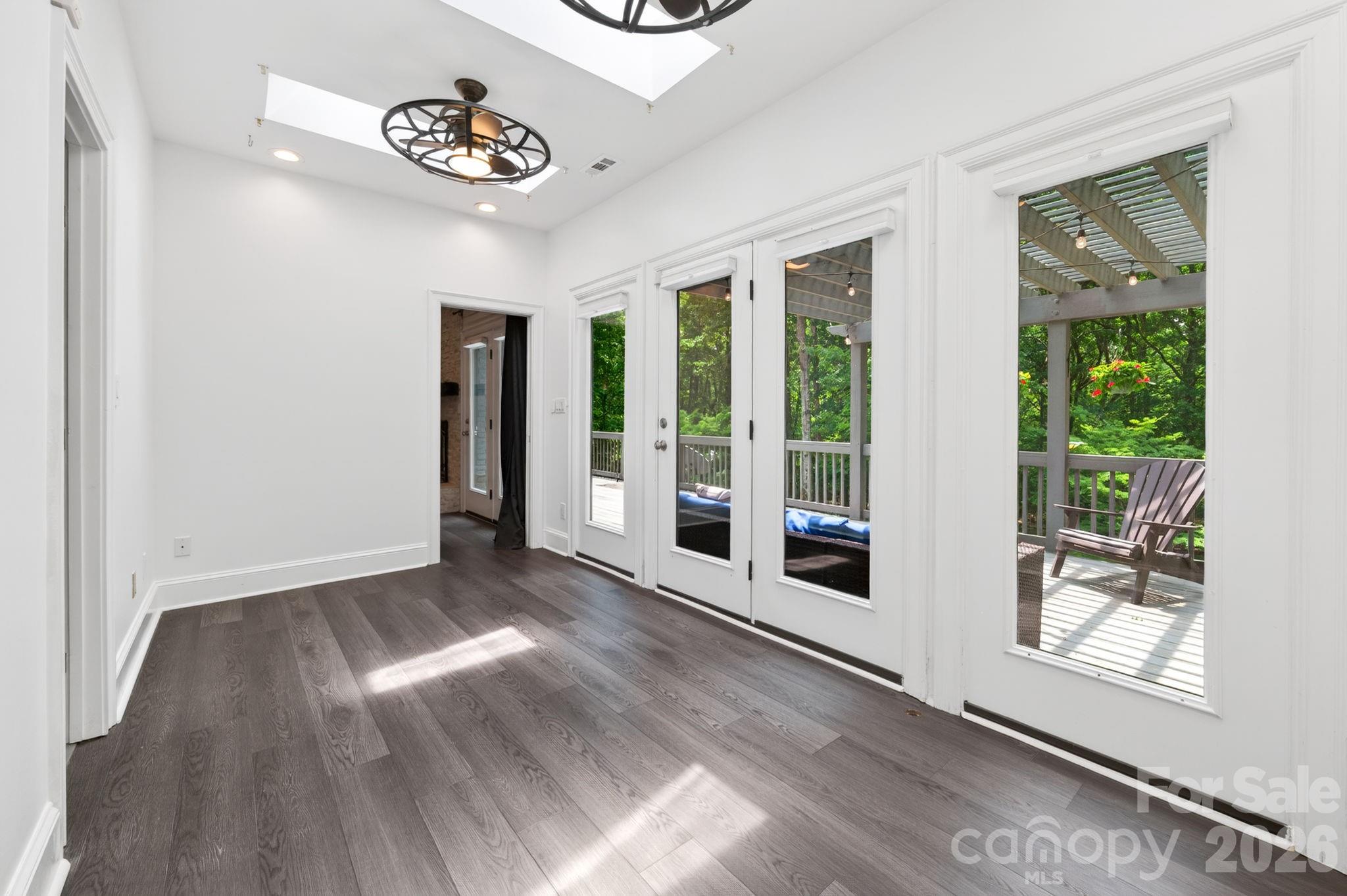 9131 N Pine Hill Lane — Charlotte
