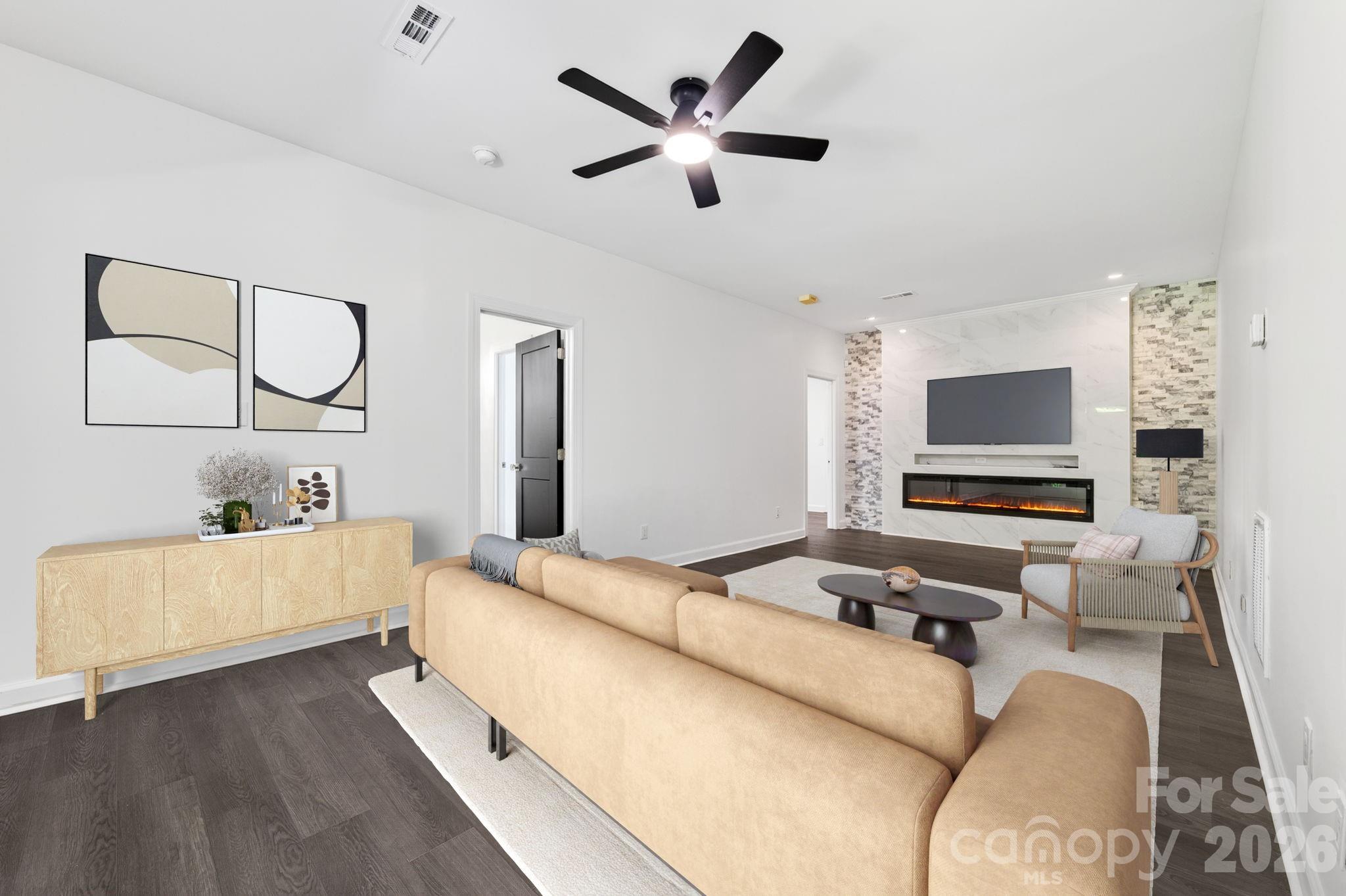 9131 N Pine Hill Lane — Charlotte