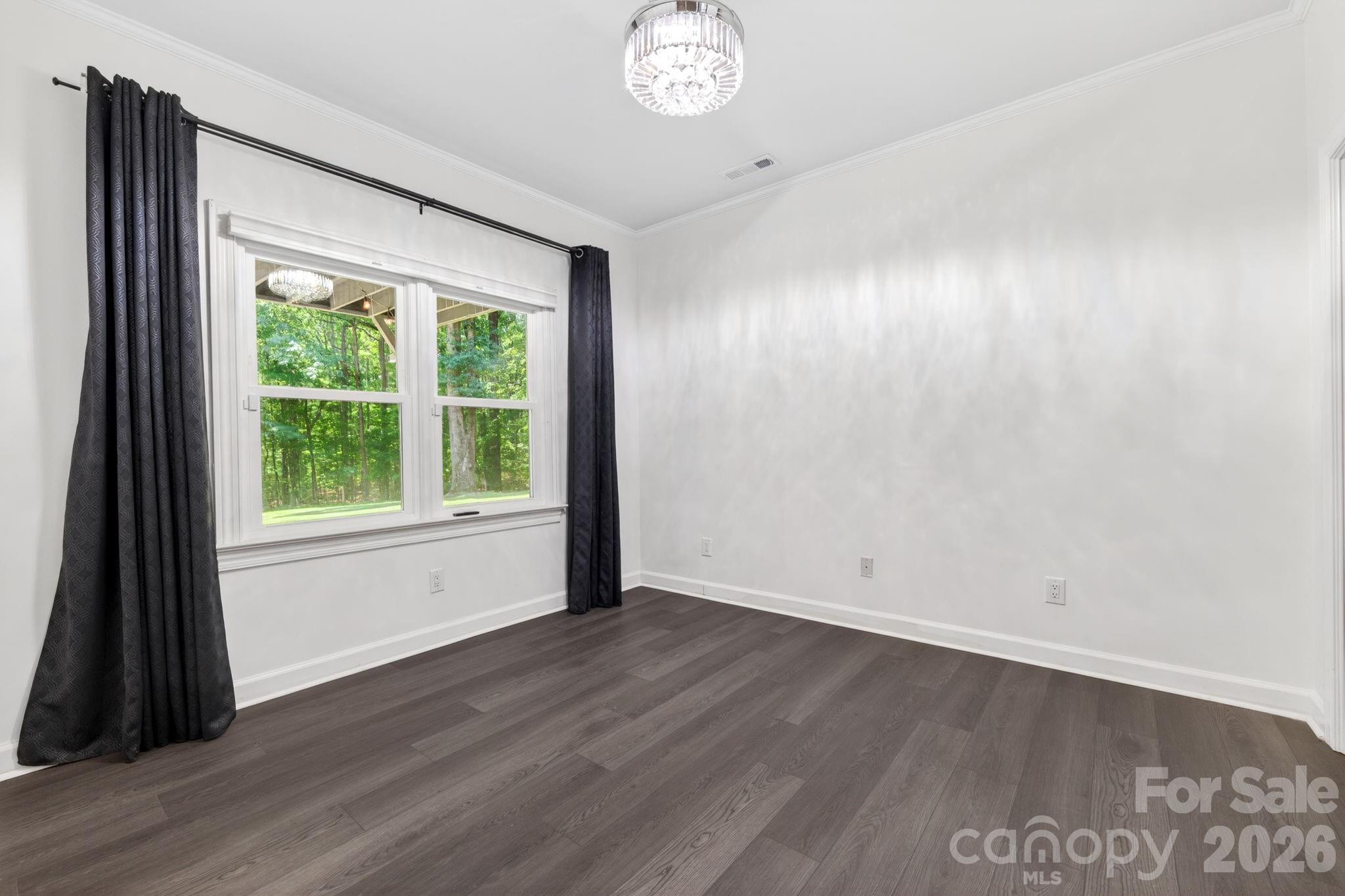 9131 N Pine Hill Lane — Charlotte