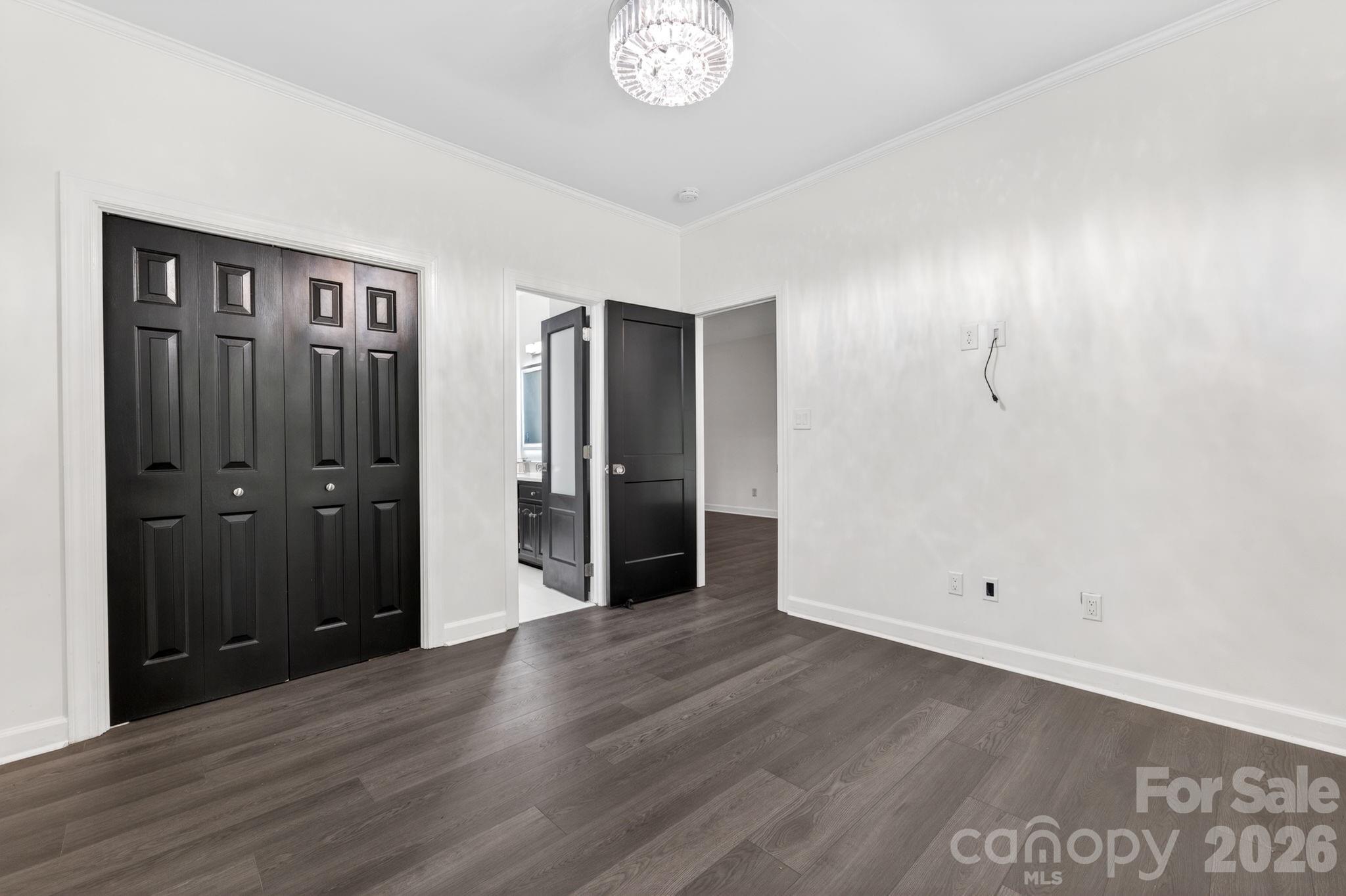 9131 N Pine Hill Lane — Charlotte