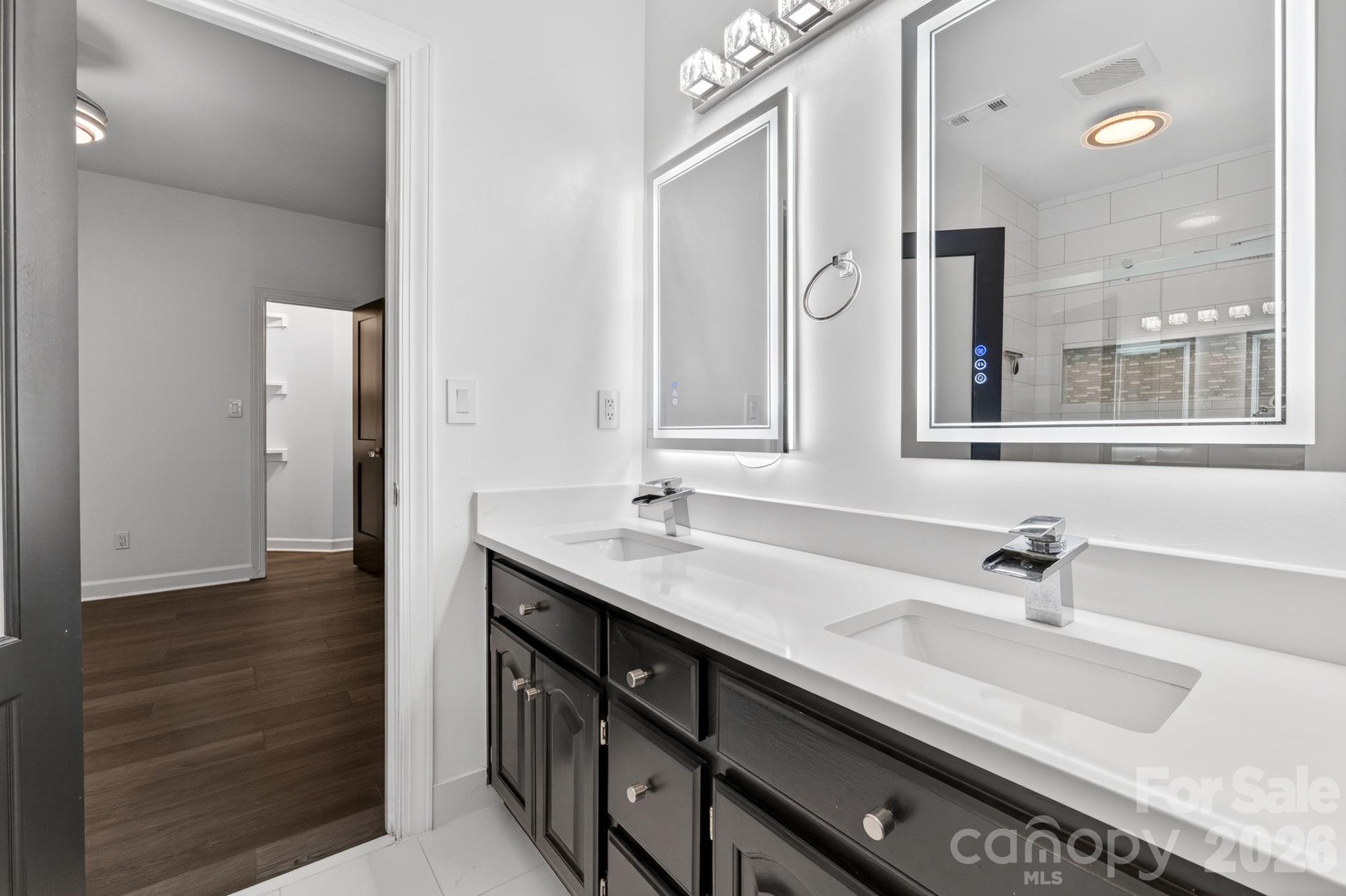 9131 N Pine Hill Lane — Charlotte