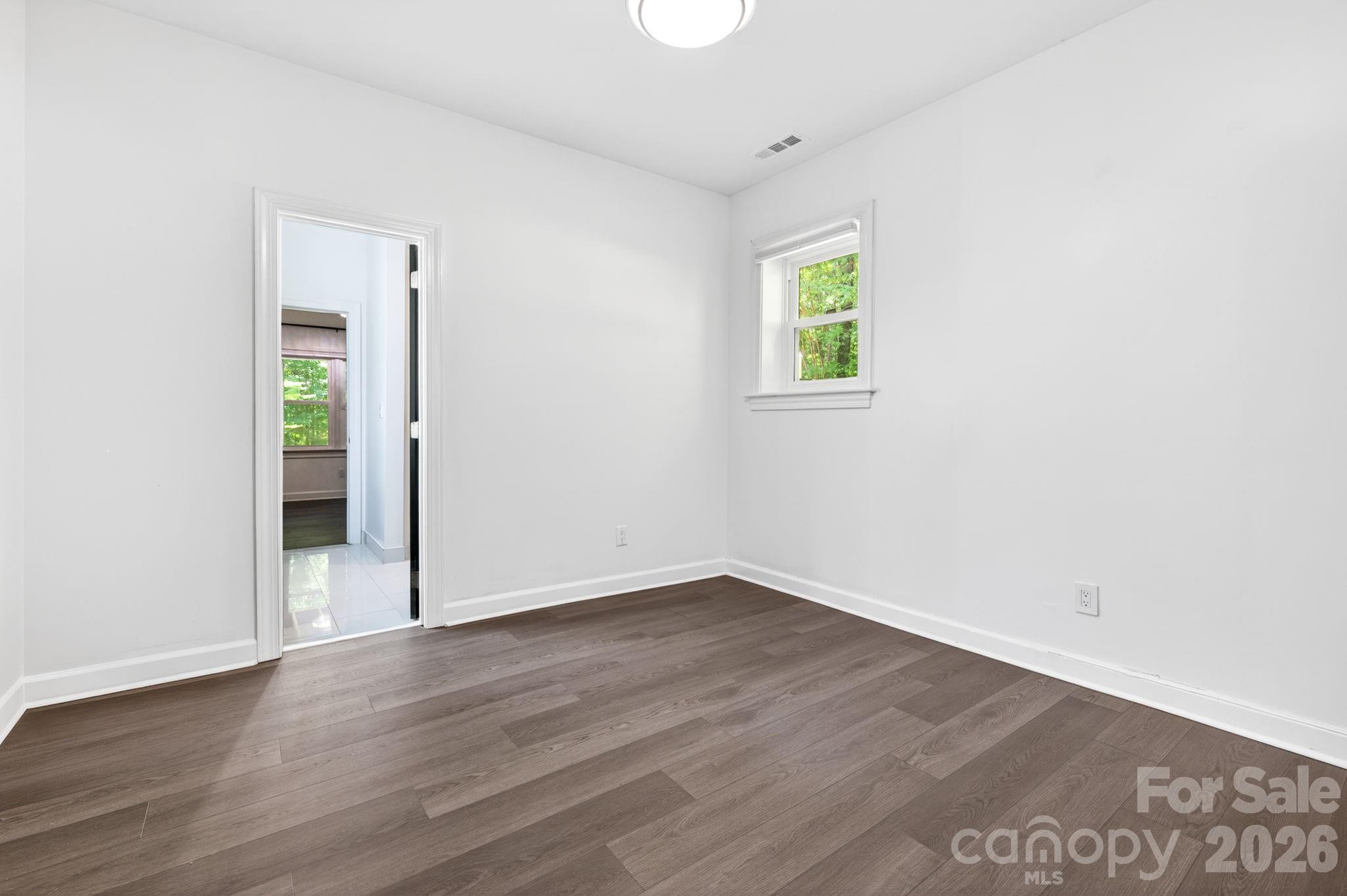 9131 N Pine Hill Lane — Charlotte