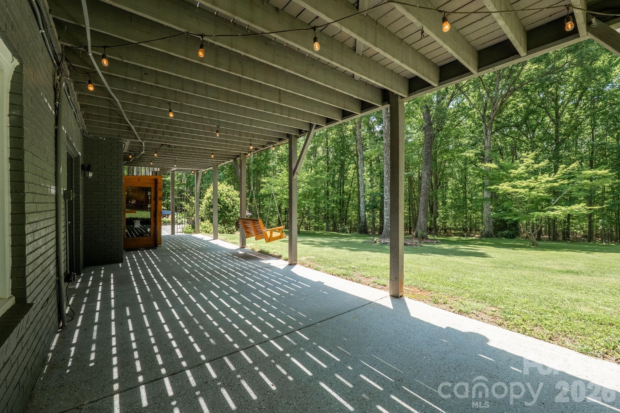 9131 N Pine Hill Lane — Charlotte