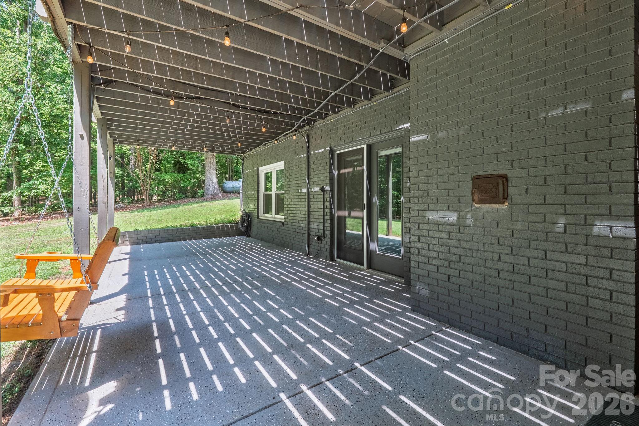 9131 N Pine Hill Lane — Charlotte